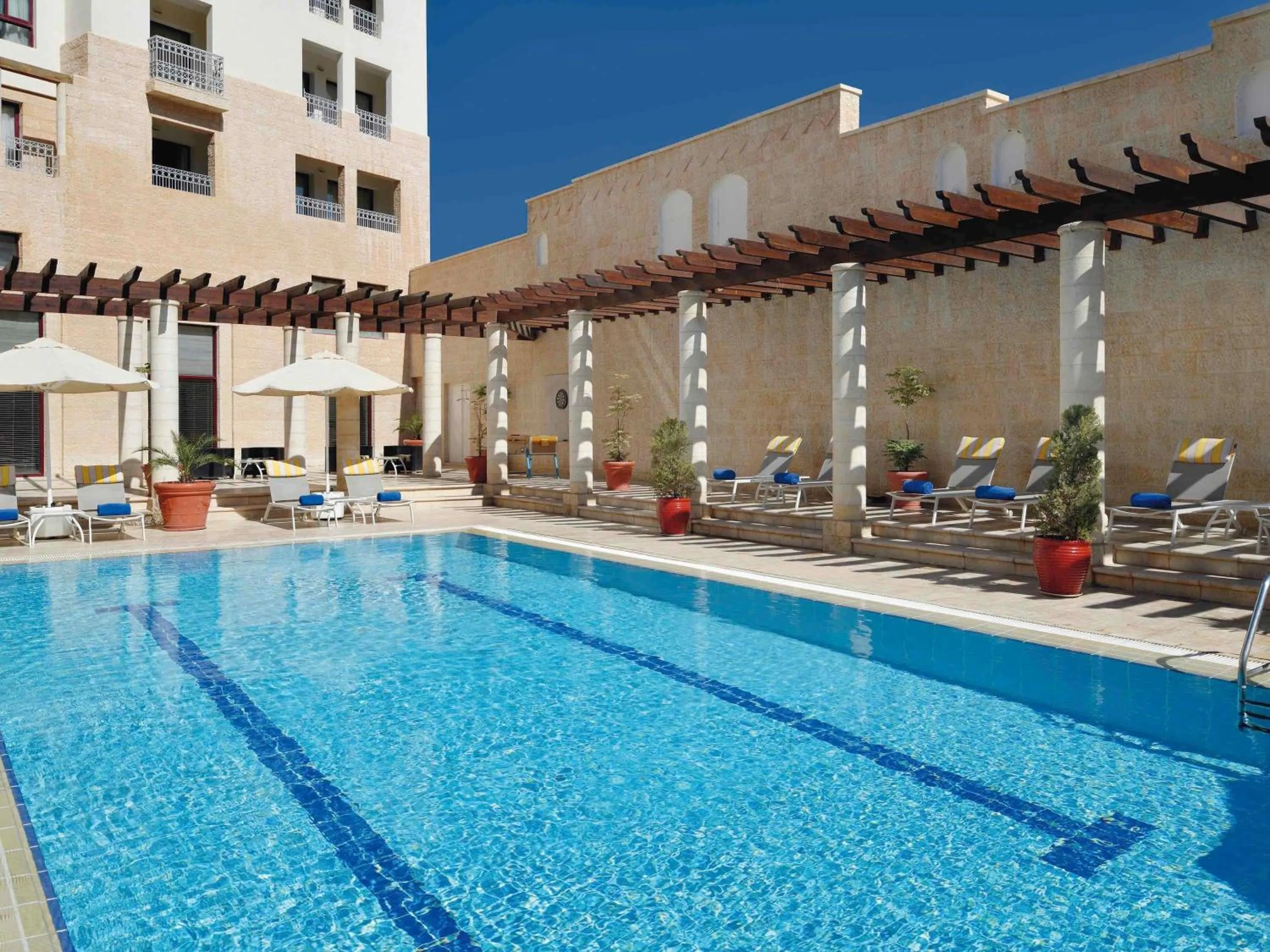 Lounge or bar in Mövenpick Resort Petra