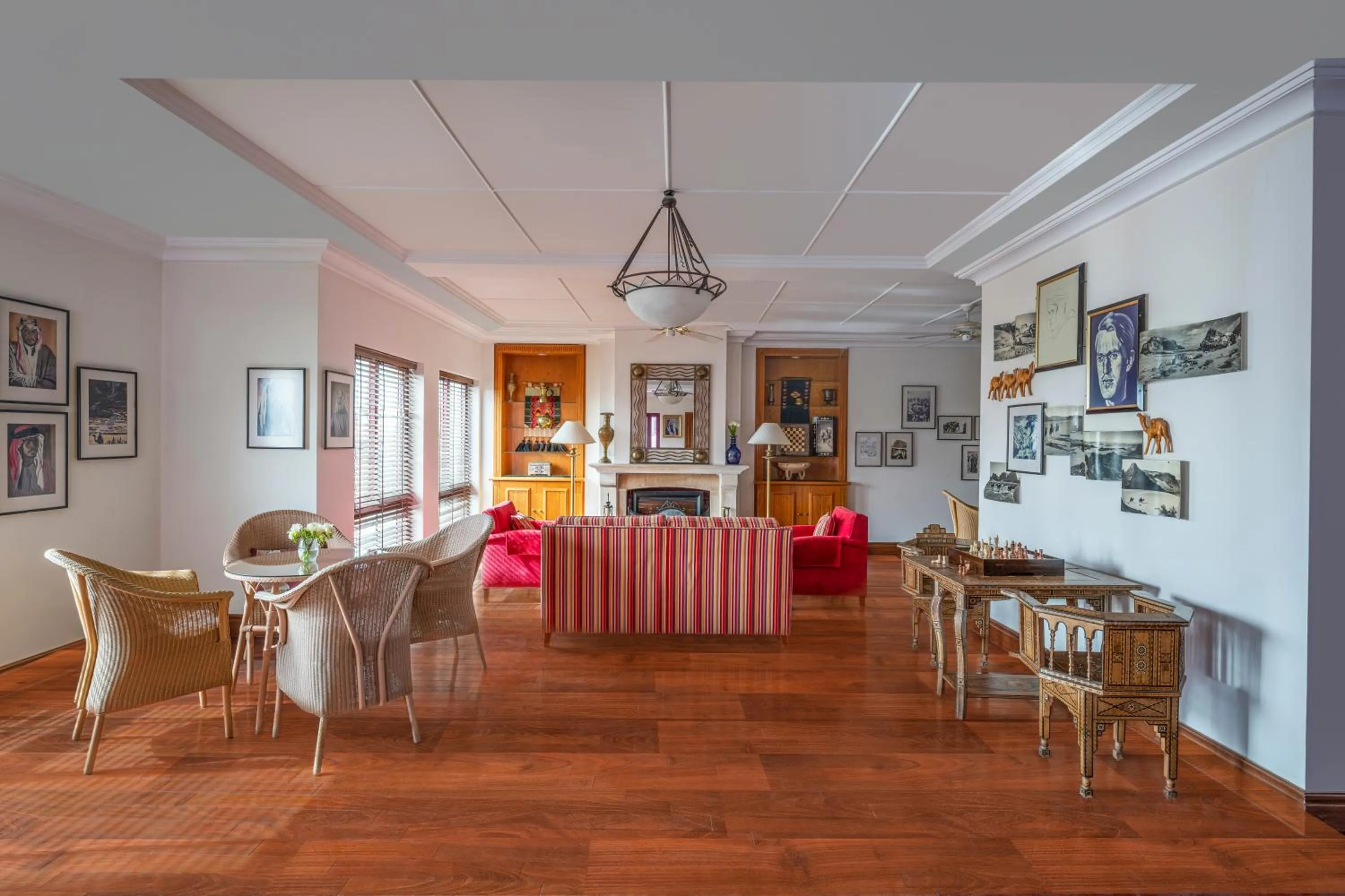 Lounge or bar in Mövenpick Resort Petra