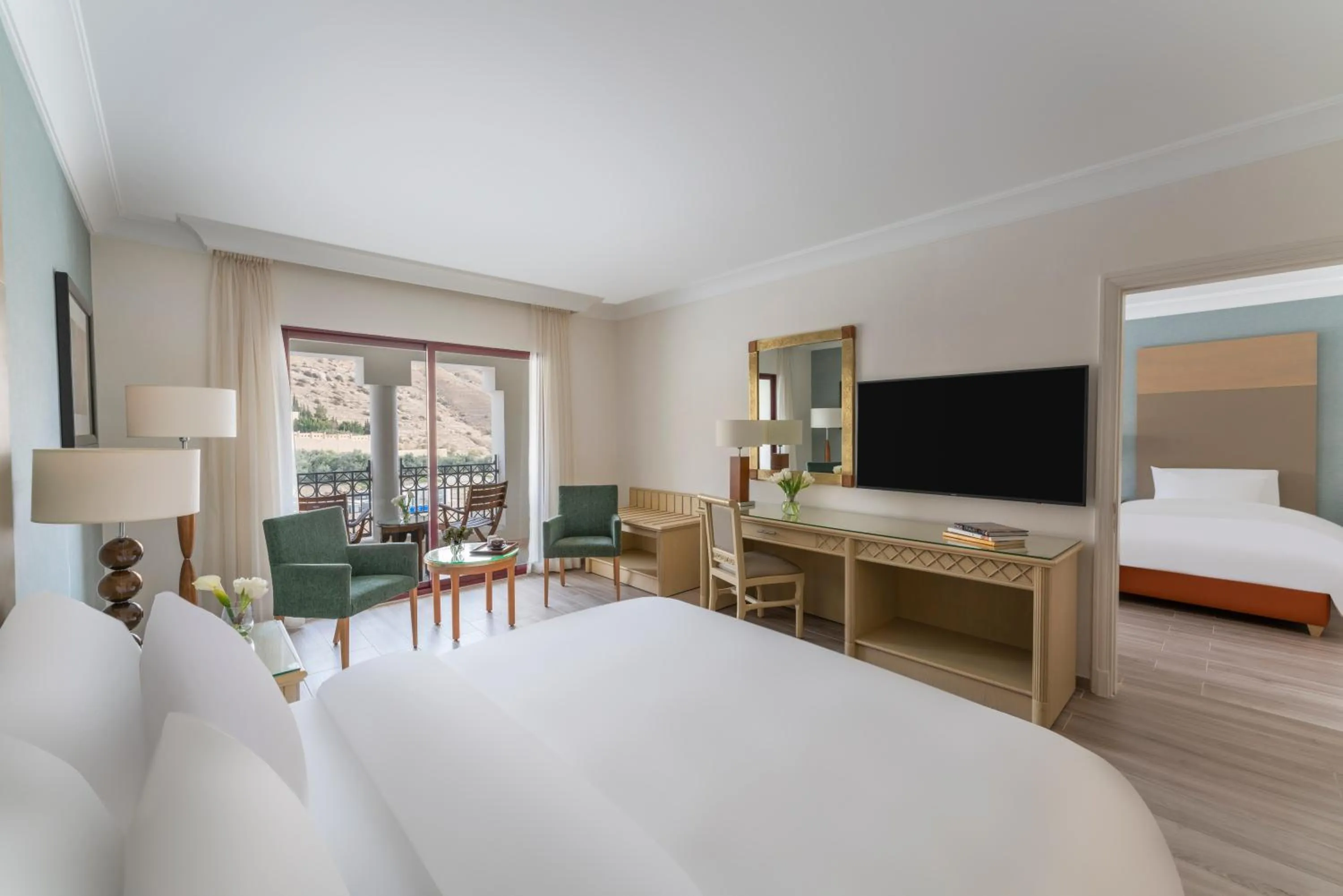 Balcony/Terrace, Bed in Mövenpick Resort Petra