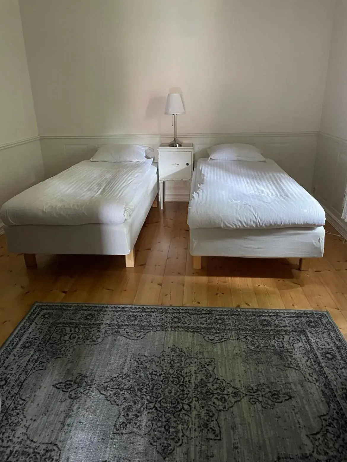 Twin Room with Shared Bathroom - single occupancy in Hallagårdens B&B Twin Room with Shared Bathroom - single occupancy in Hallagårdens B&B