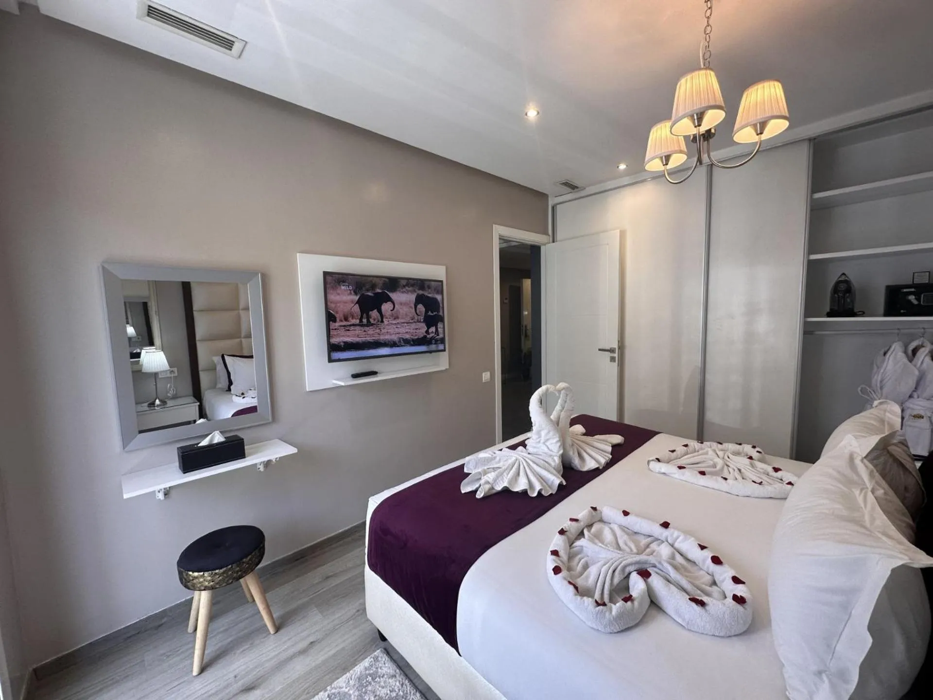 Bedroom, Bed in RENT-INN Suites Hotel