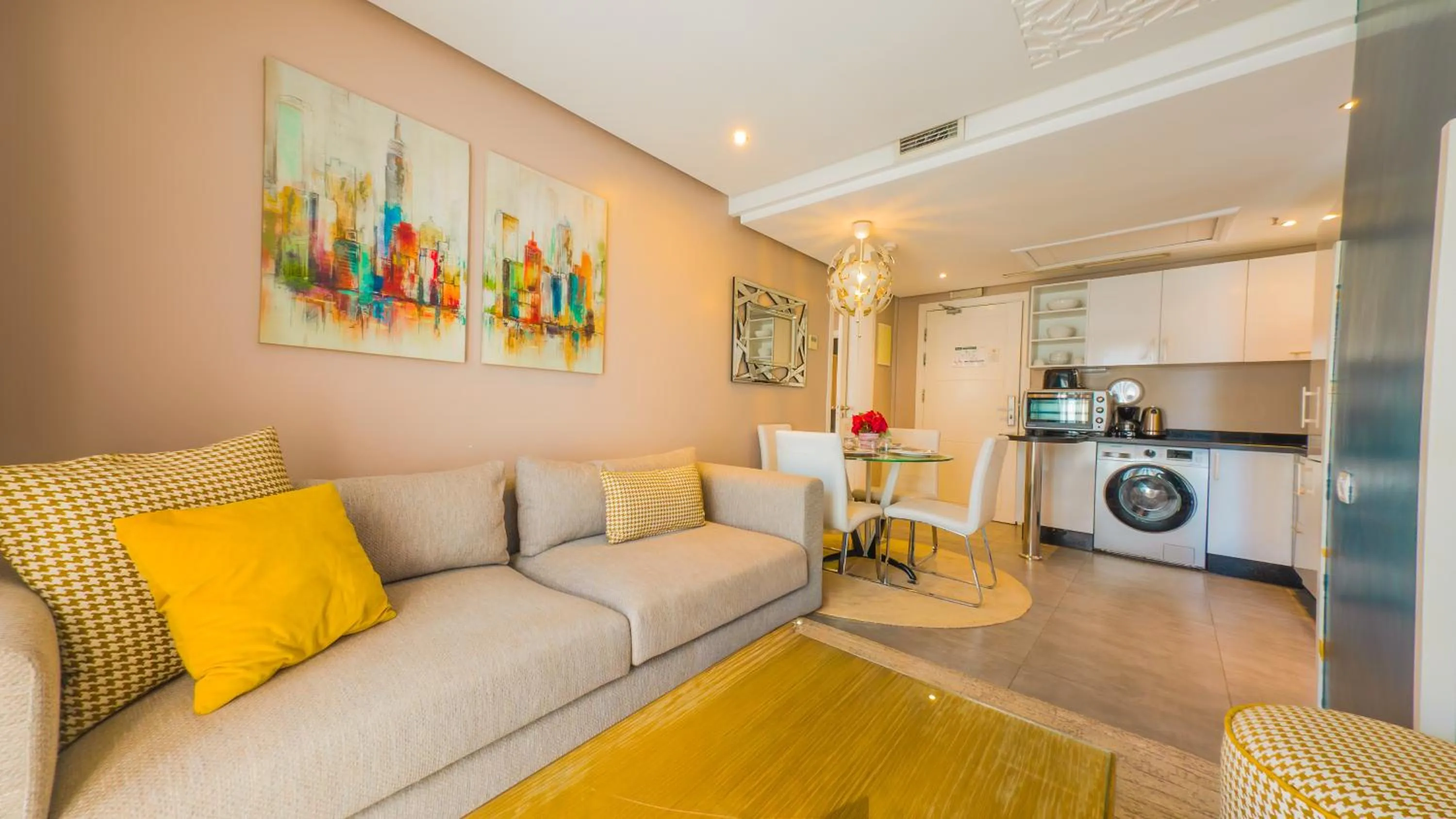 Kitchen or kitchenette in RENT-INN Suites Hotel