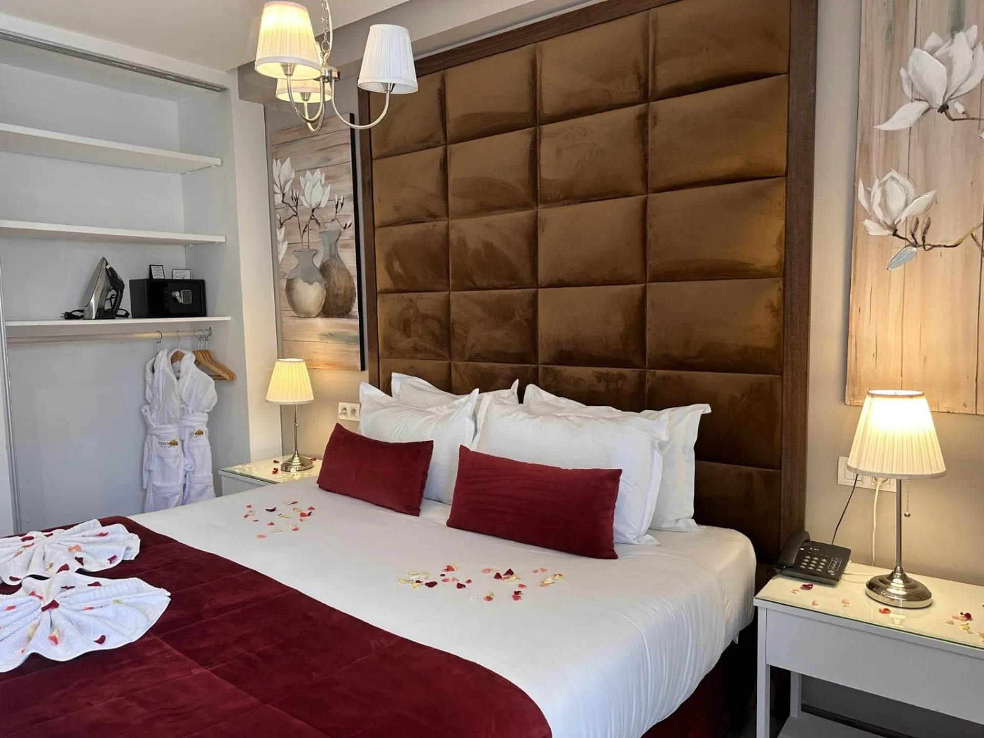 Bedroom, Bed in RENT-INN Suites Hotel