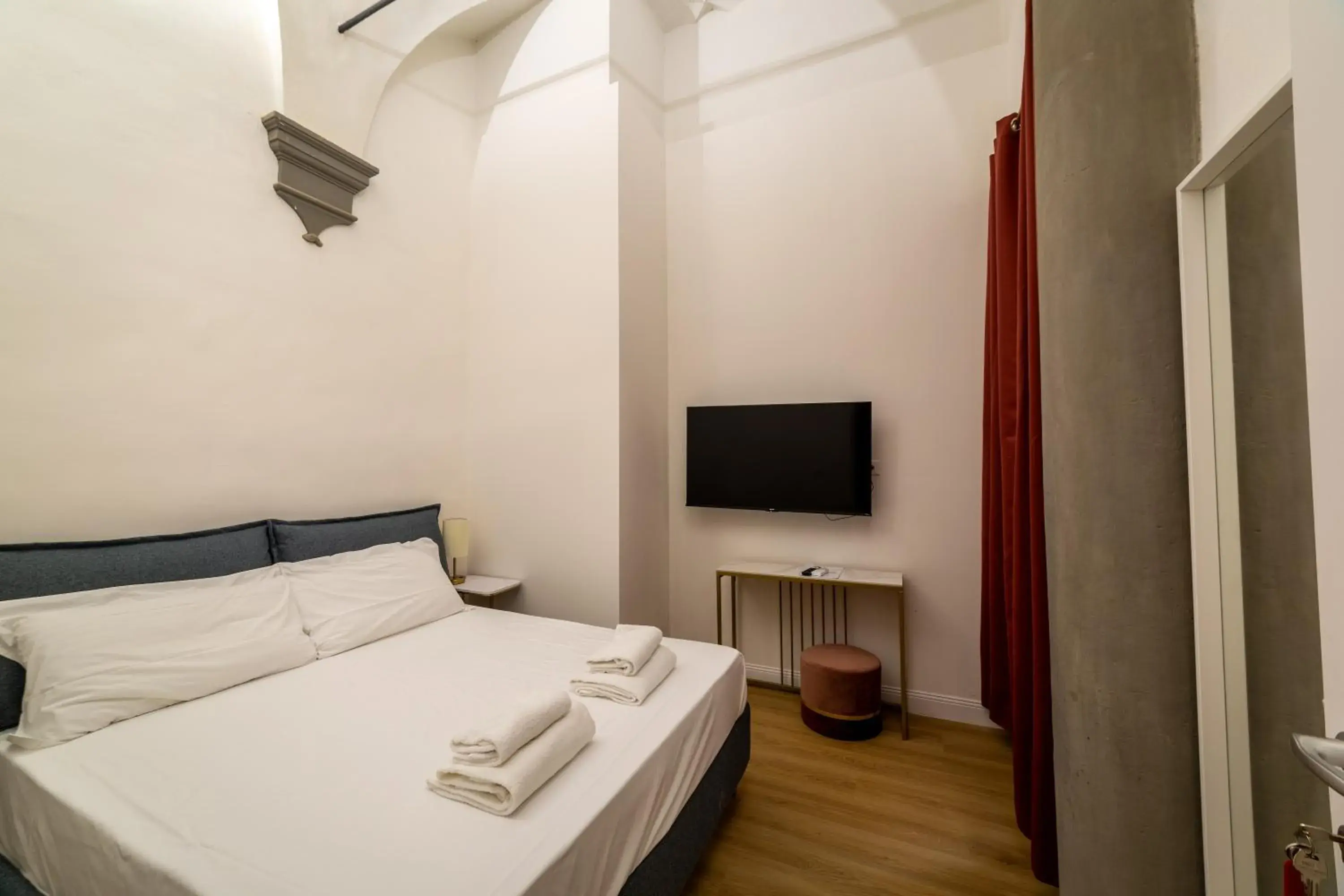 Double Room with Private External Bathroom in Residenza d'Epoca Galleria dell'Accademia Double Room with Private External Bathroom in Residenza d'Epoca Galleria dell'Accademia