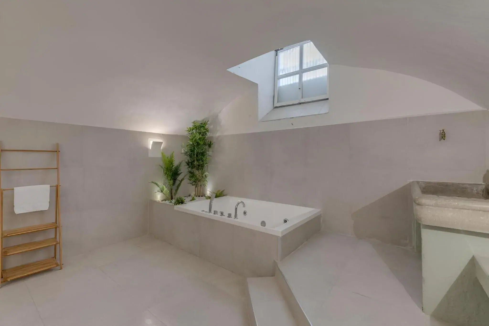 Hot Tub in Residenza d'Epoca Galleria dell'Accademia Hot Tub in Residenza d'Epoca Galleria dell'Accademia