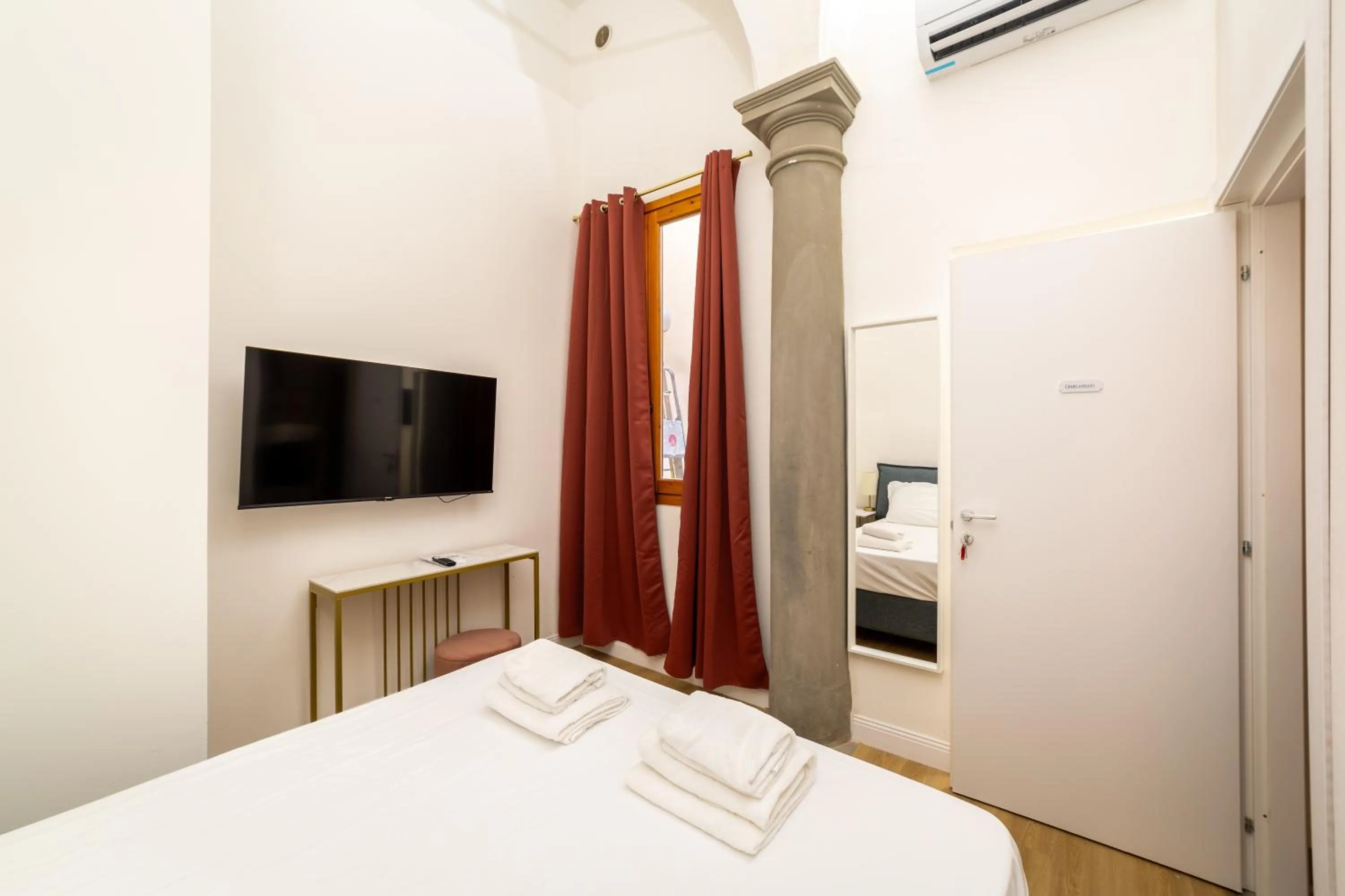 Bedroom, Bed in Residenza d'Epoca Galleria dell'Accademia