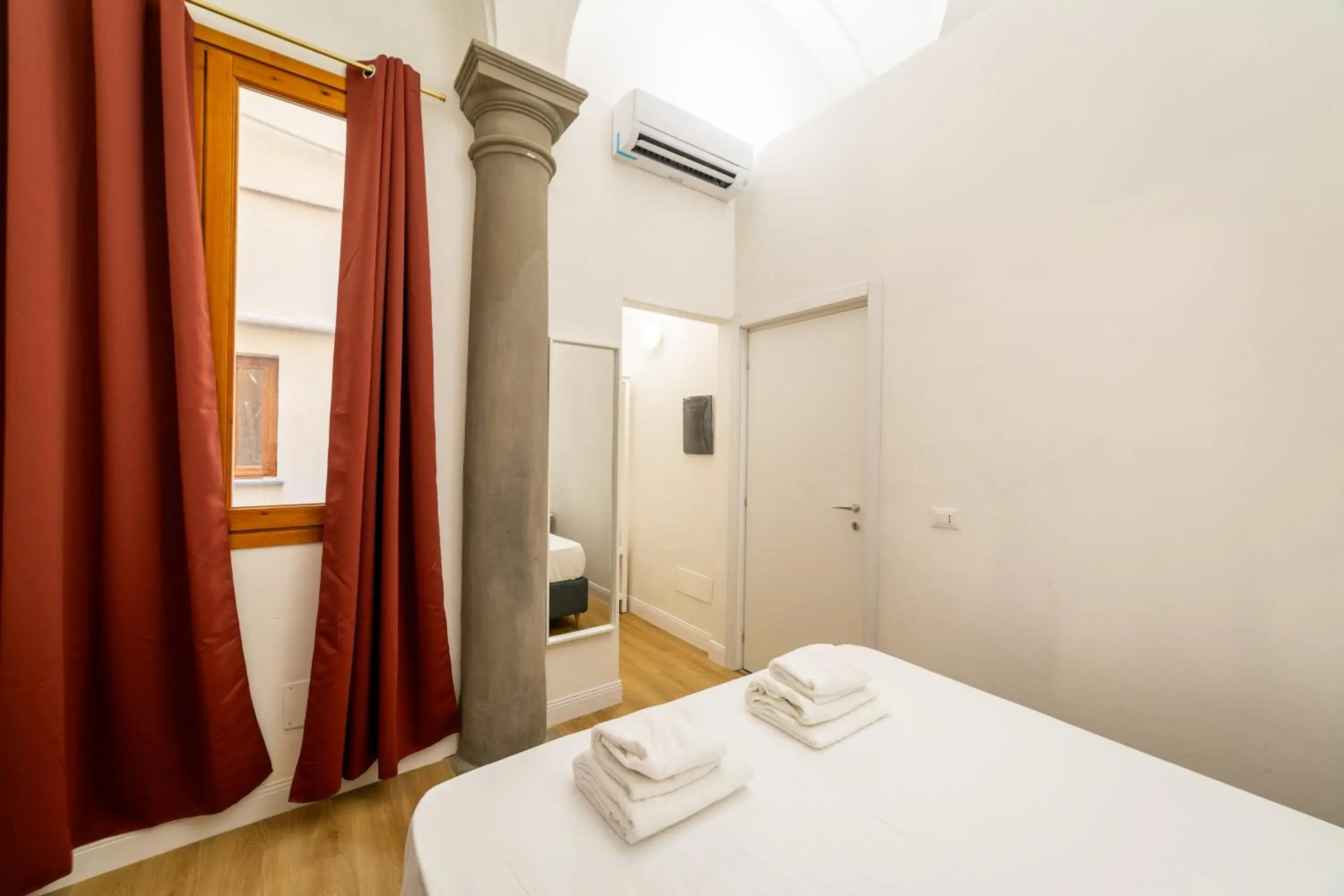 Double Room with Private External Bathroom in Residenza d'Epoca Galleria dell'Accademia Double Room with Private External Bathroom in Residenza d'Epoca Galleria dell'Accademia