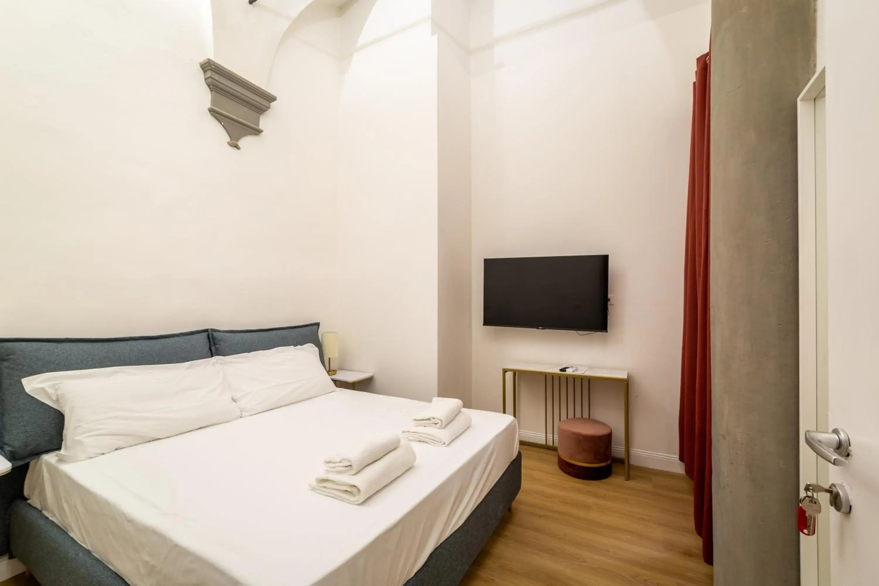 Double Room with Private External Bathroom in Residenza d'Epoca Galleria dell'Accademia Double Room with Private External Bathroom in Residenza d'Epoca Galleria dell'Accademia