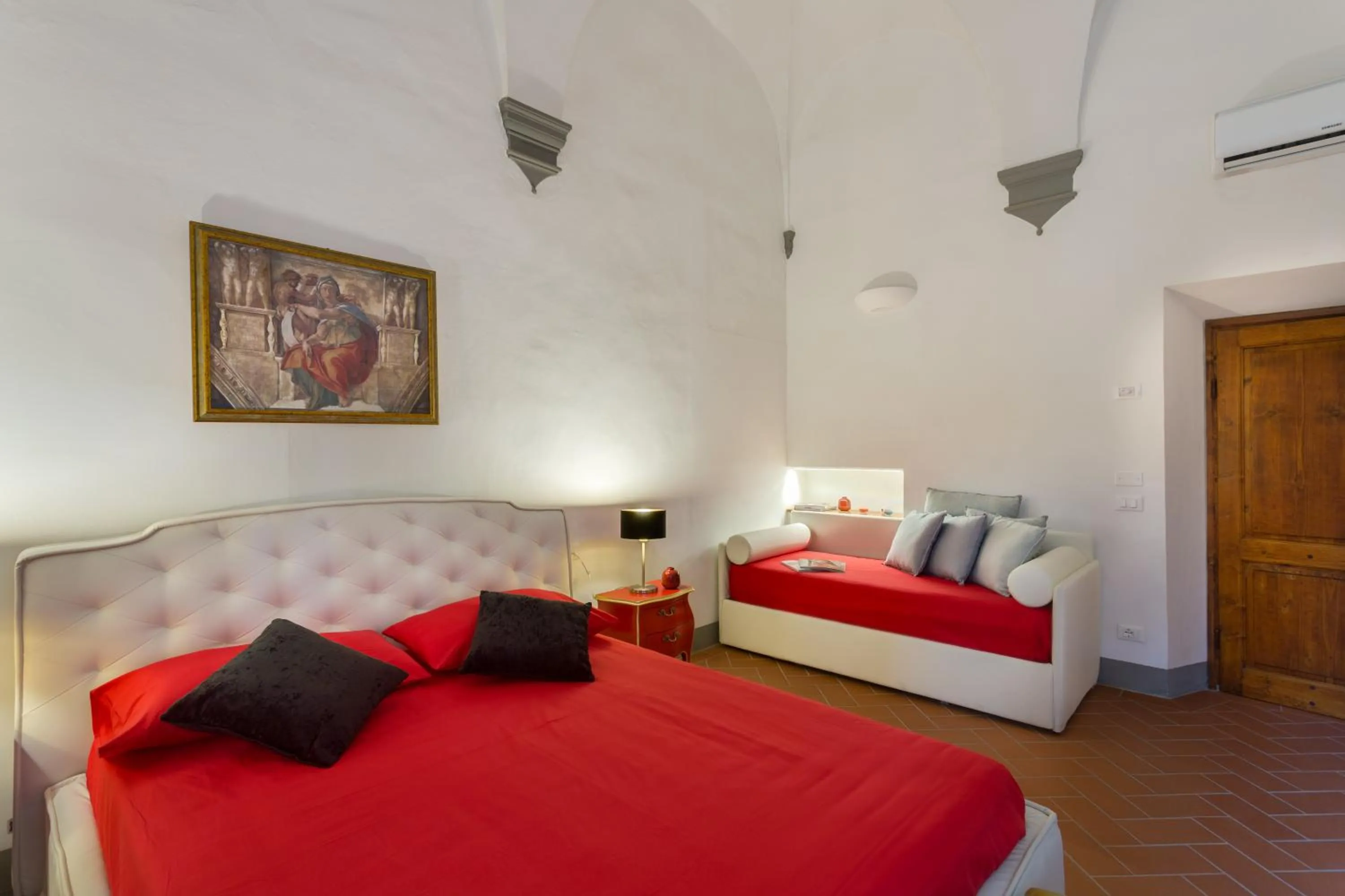 TV and multimedia, Bed in Residenza d'Epoca Galleria dell'Accademia