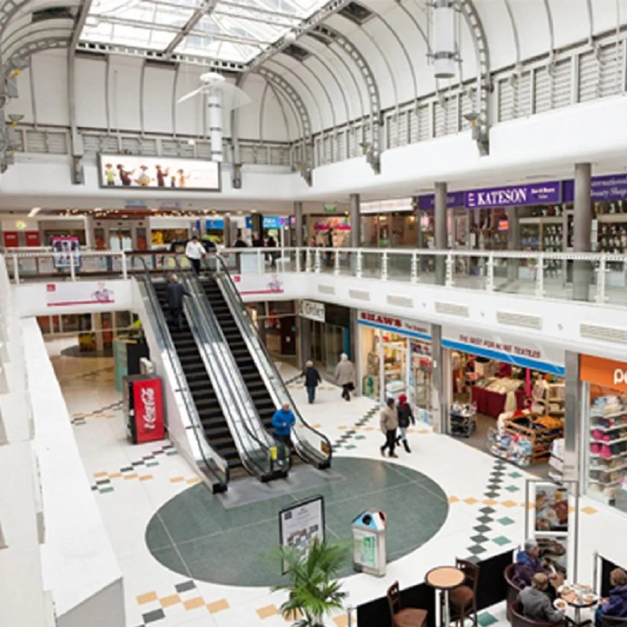 Shopping Area in Swindon City Centre Duplex - EnterCloud9SA