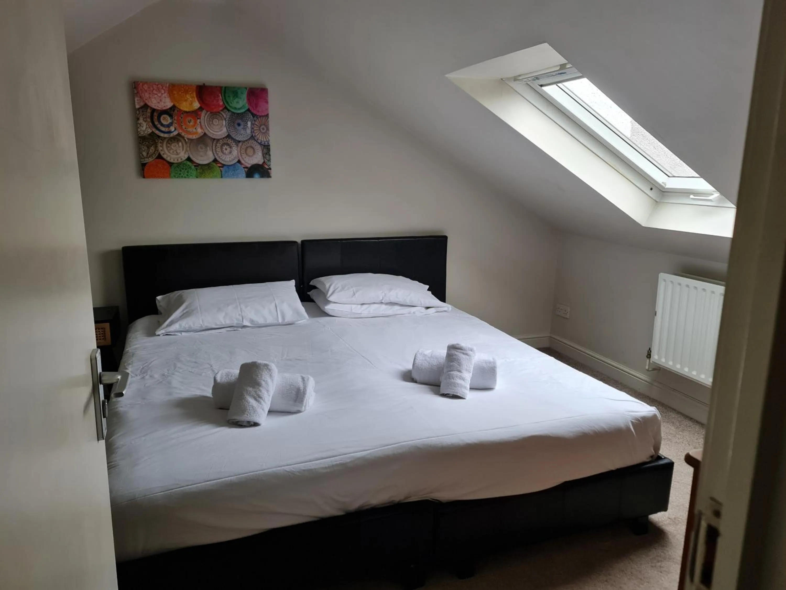 Bed in Swindon City Centre Duplex - EnterCloud9SA