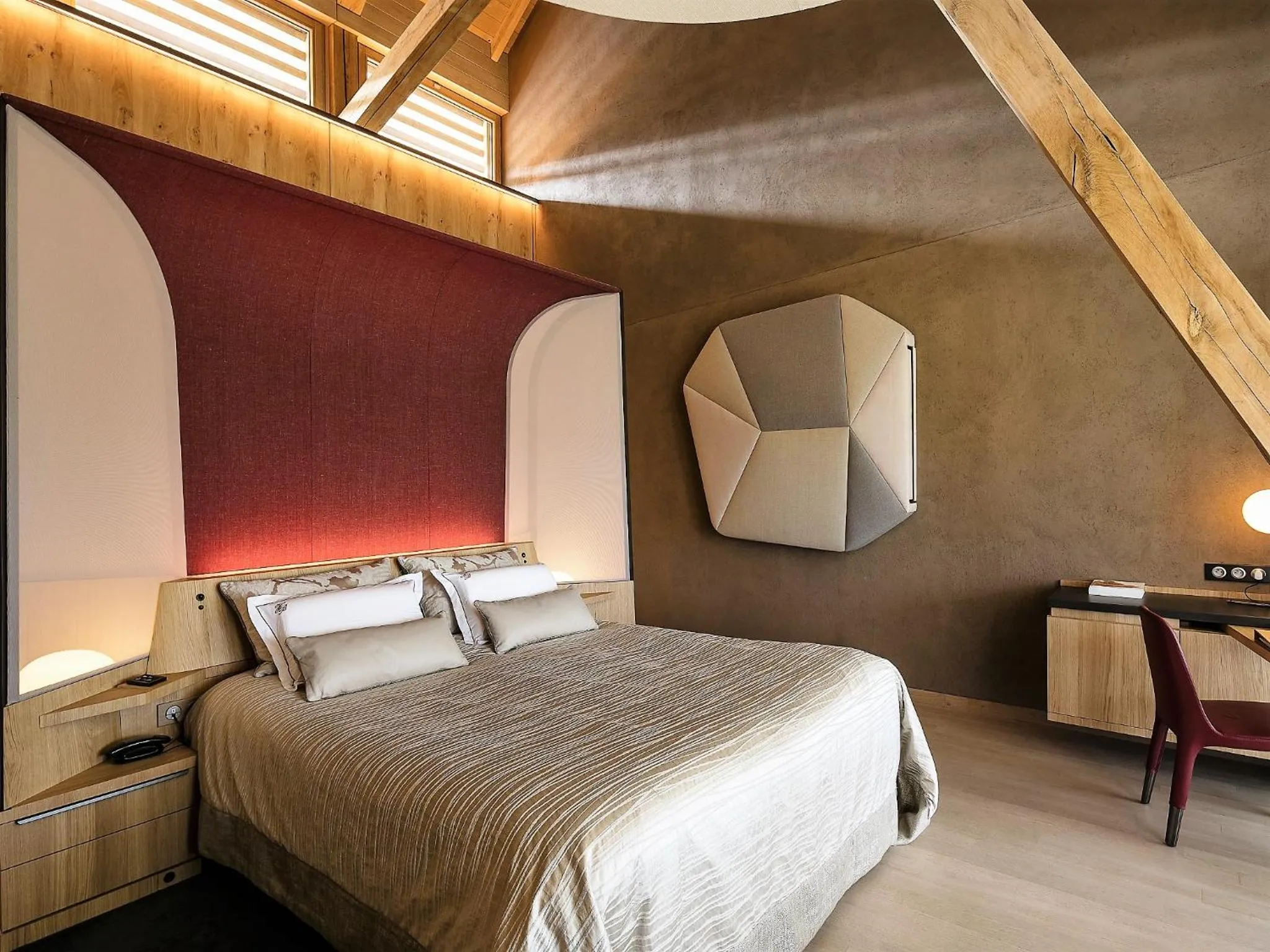 Decorative detail, Bed in Hotel des Berges, Restaurant Gastronomique & Spa