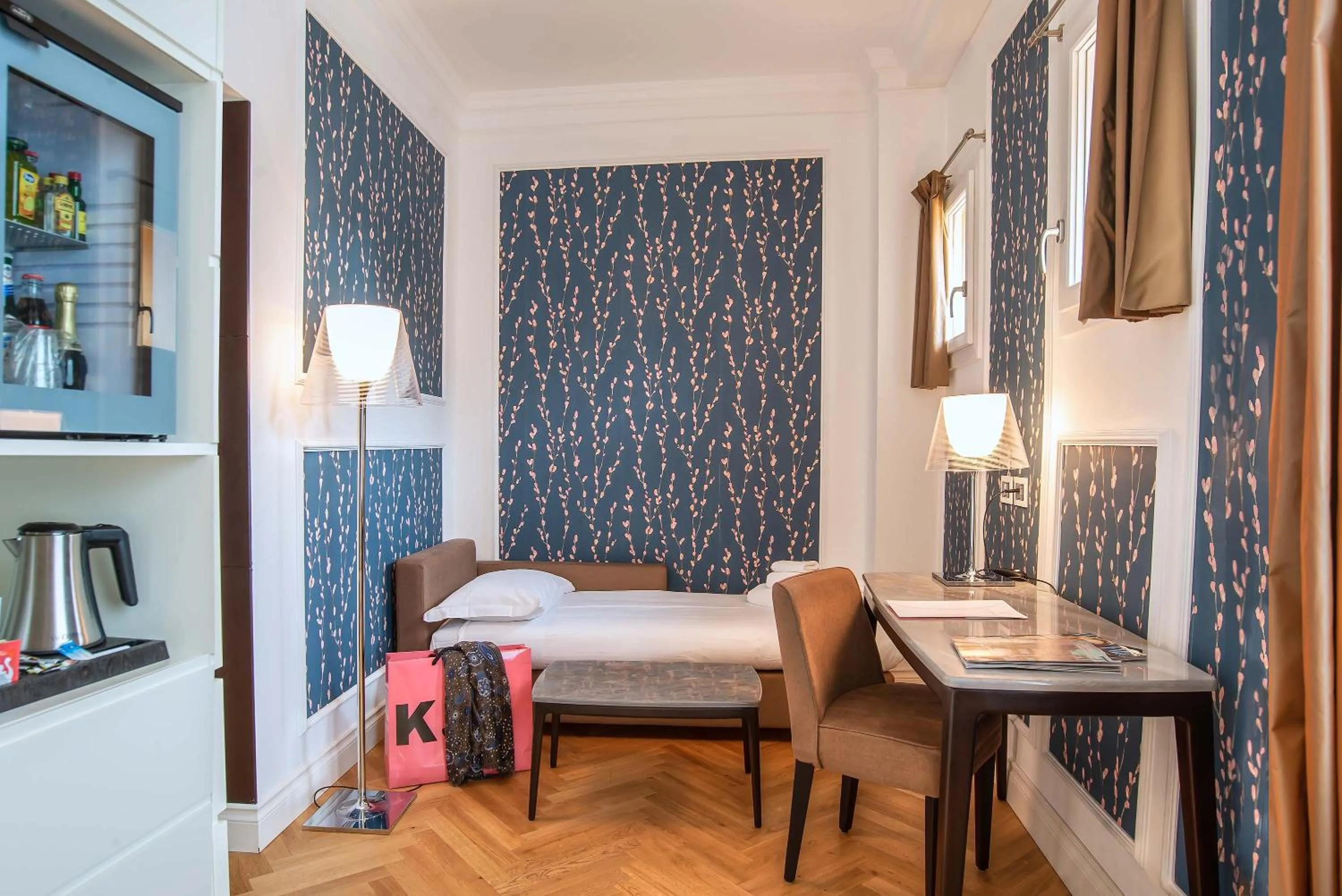 Photo of the whole room, Bed in Hotel Damaso