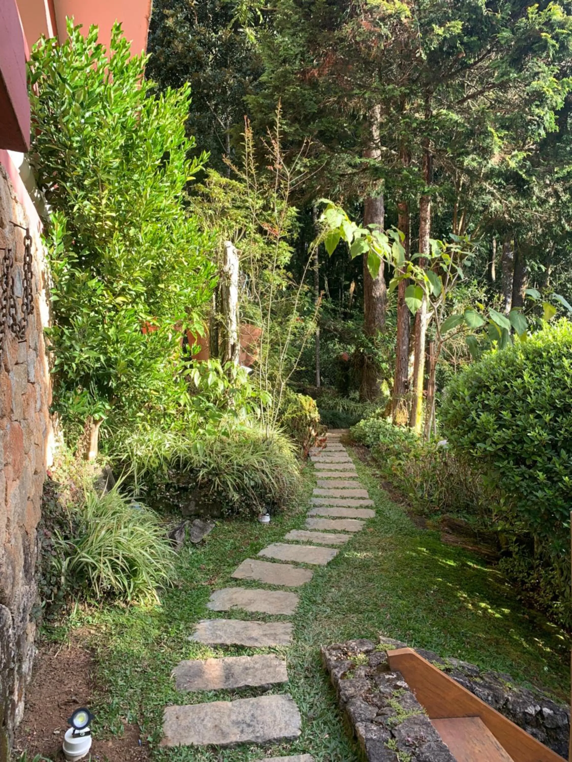 Garden in Hospedagem Casadalee chalé com piscina privativa aquecida e Apartamento sem piscina