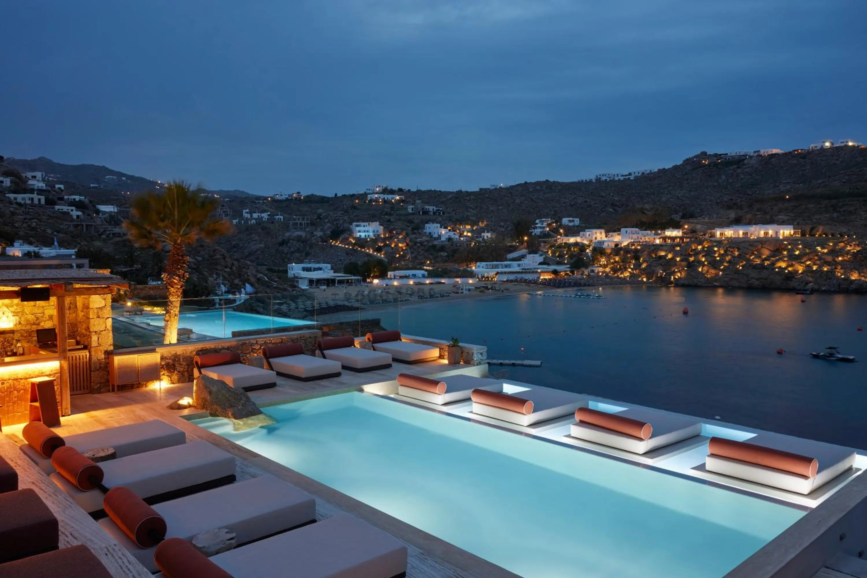 Swimming pool in Nimbus My Aktis