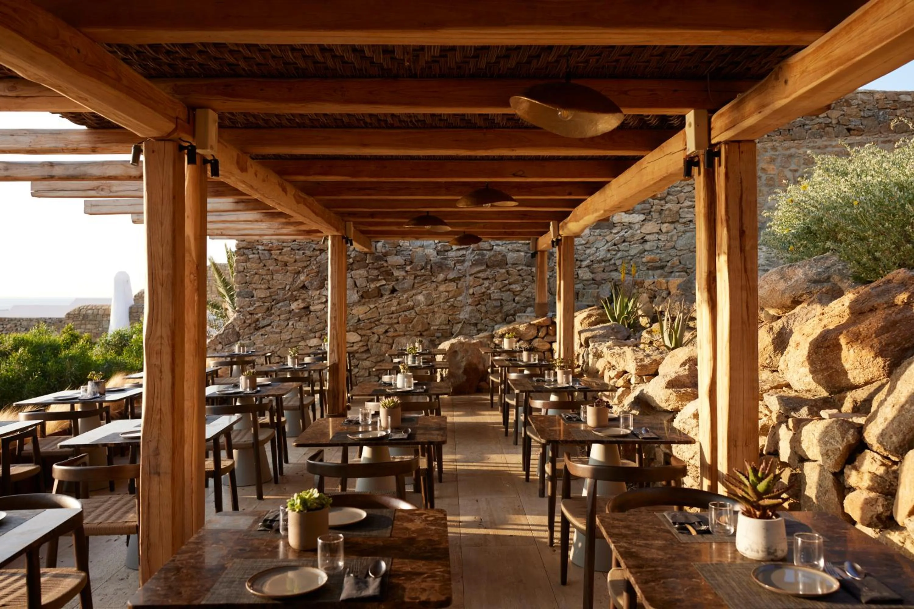 Restaurant/places to eat in Nimbus My Aktis