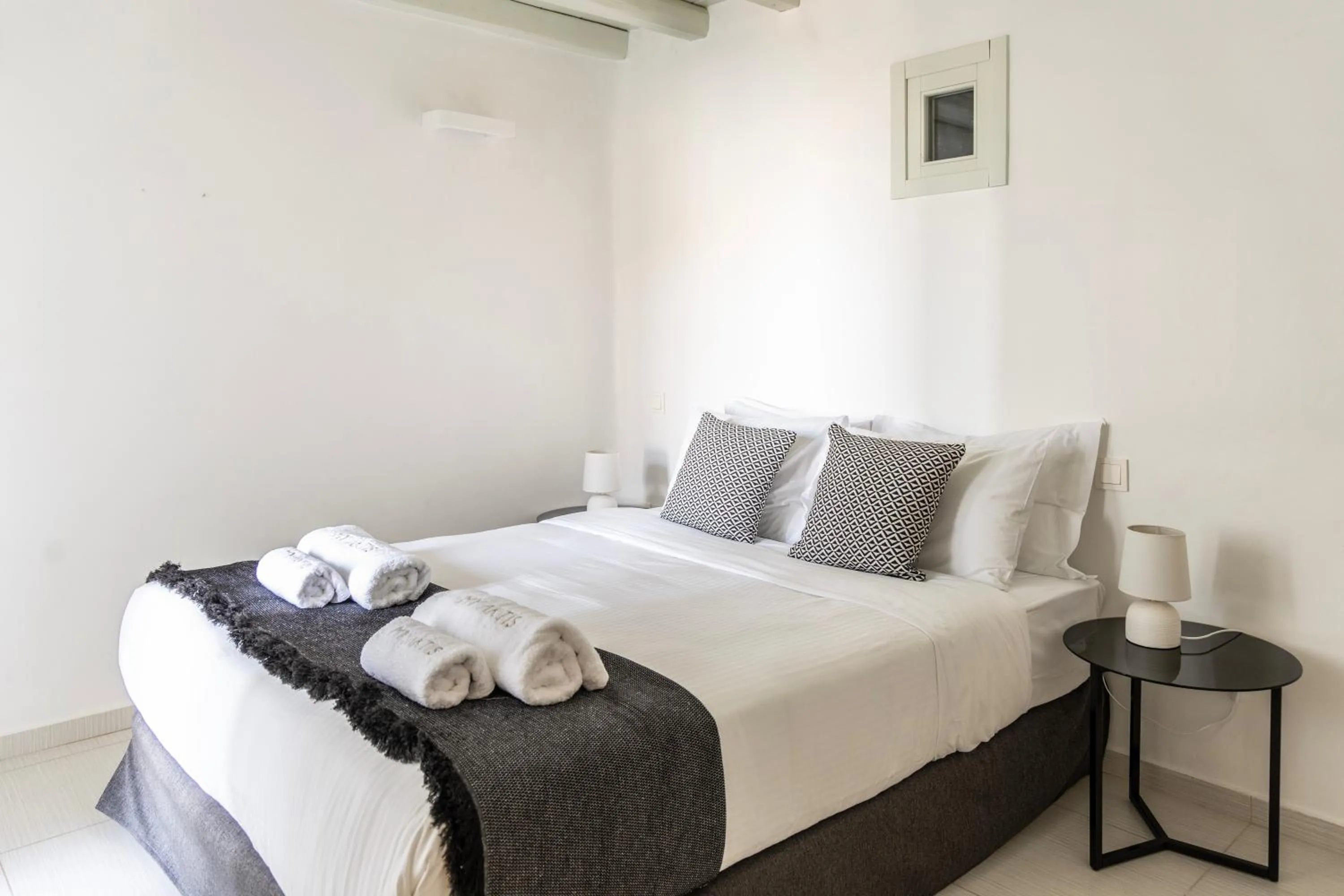 Bedroom, Bed in Nimbus My Aktis