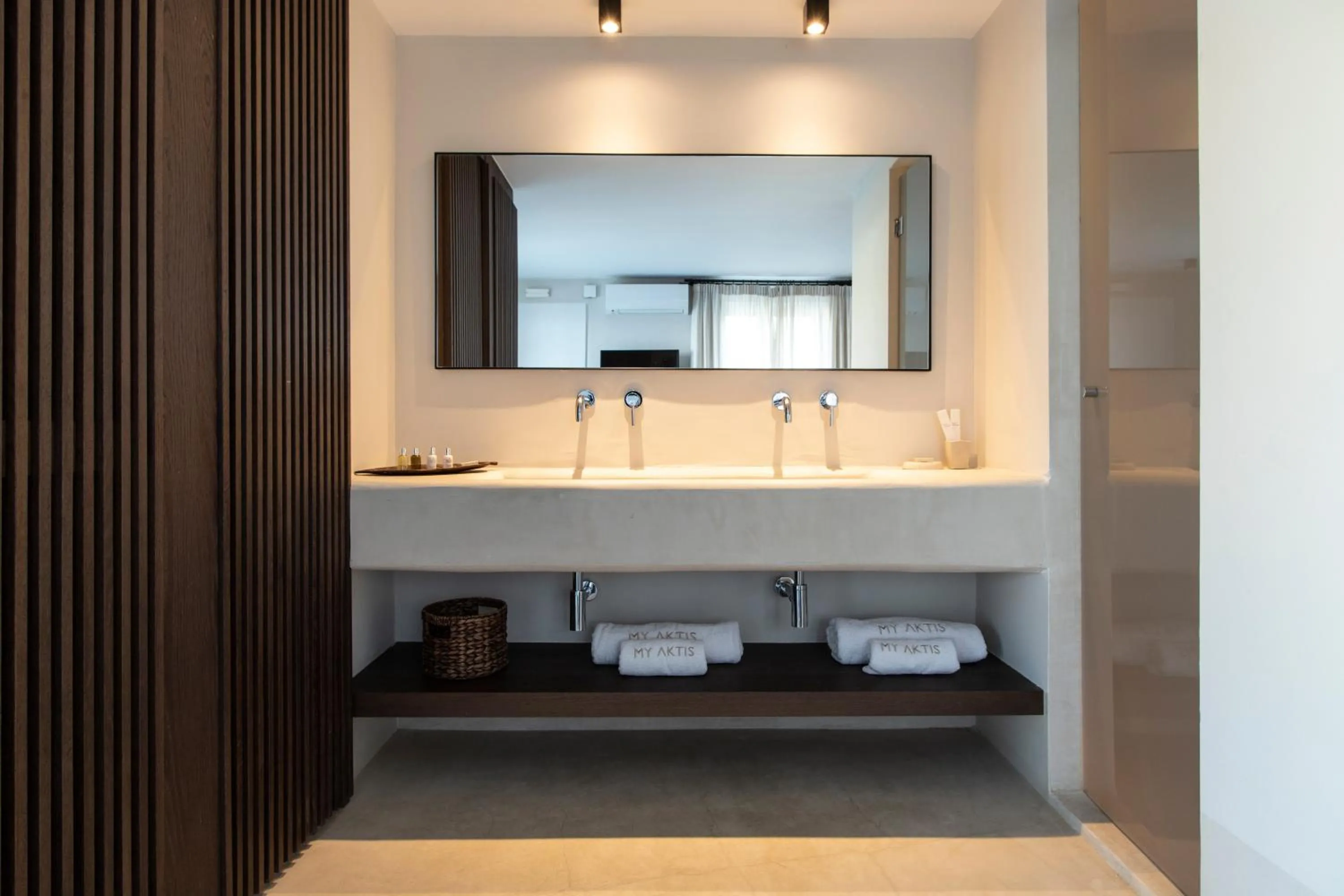 Bathroom in Nimbus My Aktis