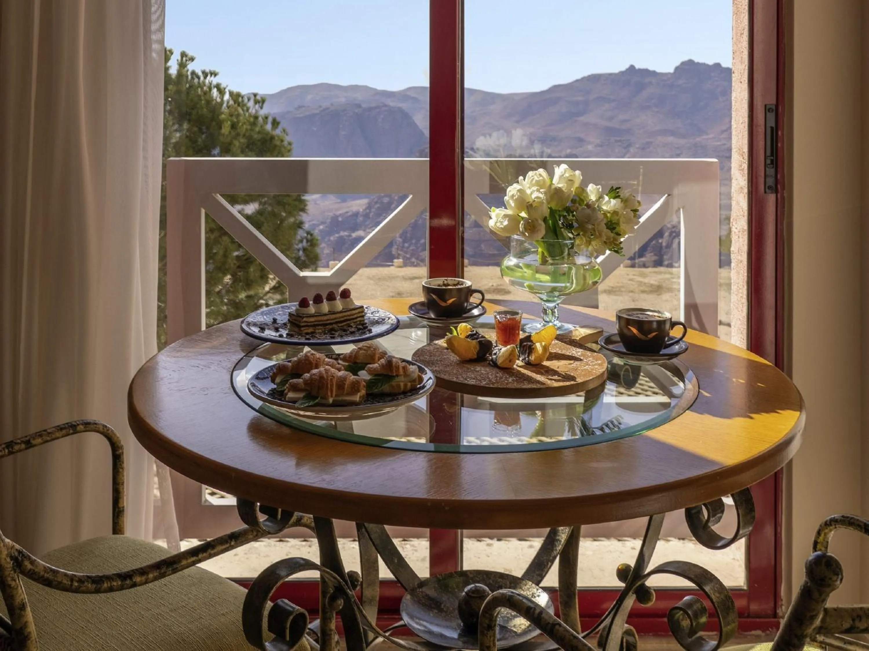 Photo of the whole room in Grand Mercure Petra