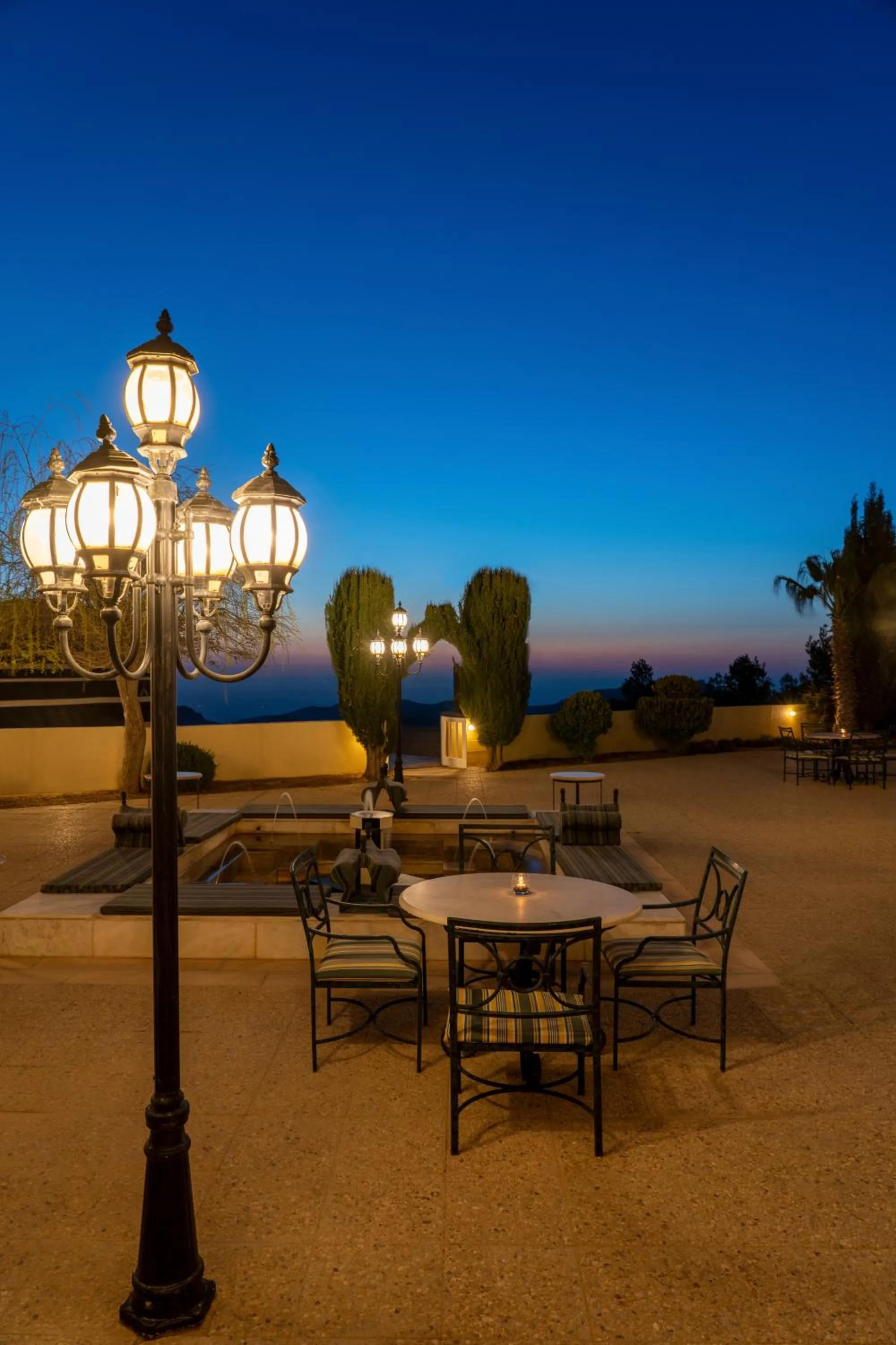 Restaurant/places to eat in Mövenpick Nabatean Castle Hotel