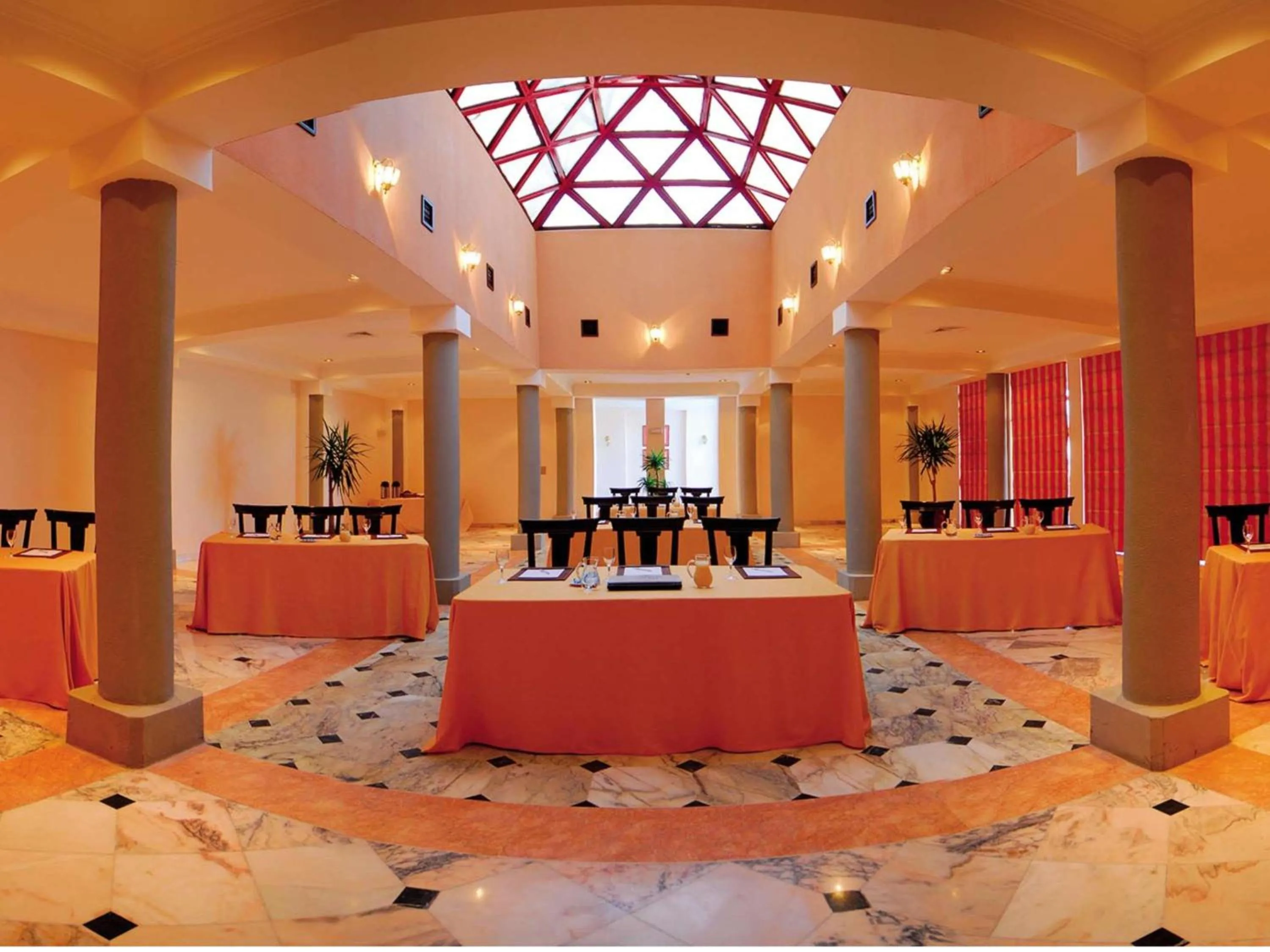 Meeting/conference room in Mövenpick Nabatean Castle Hotel