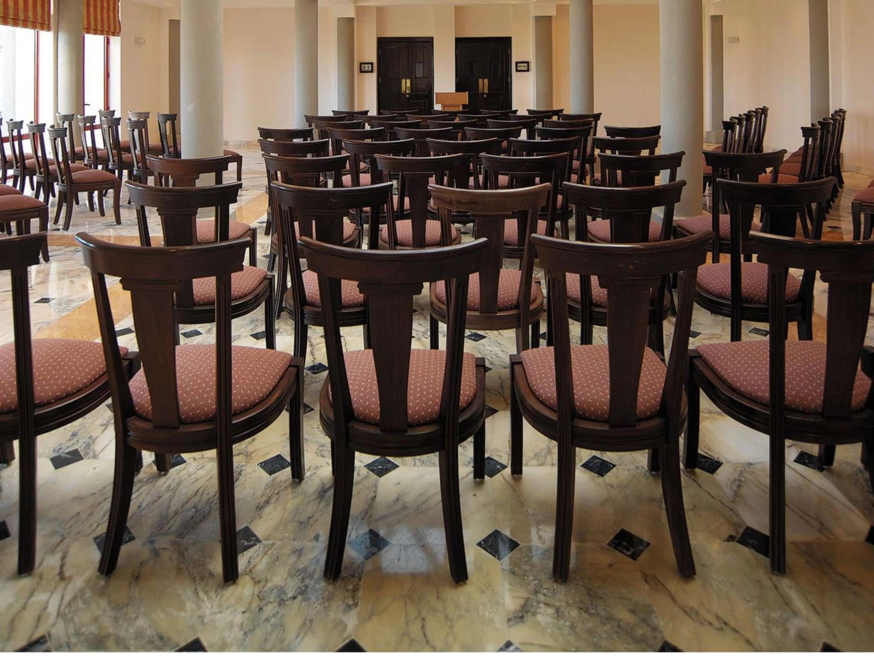 Meeting/conference room in Mövenpick Nabatean Castle Hotel