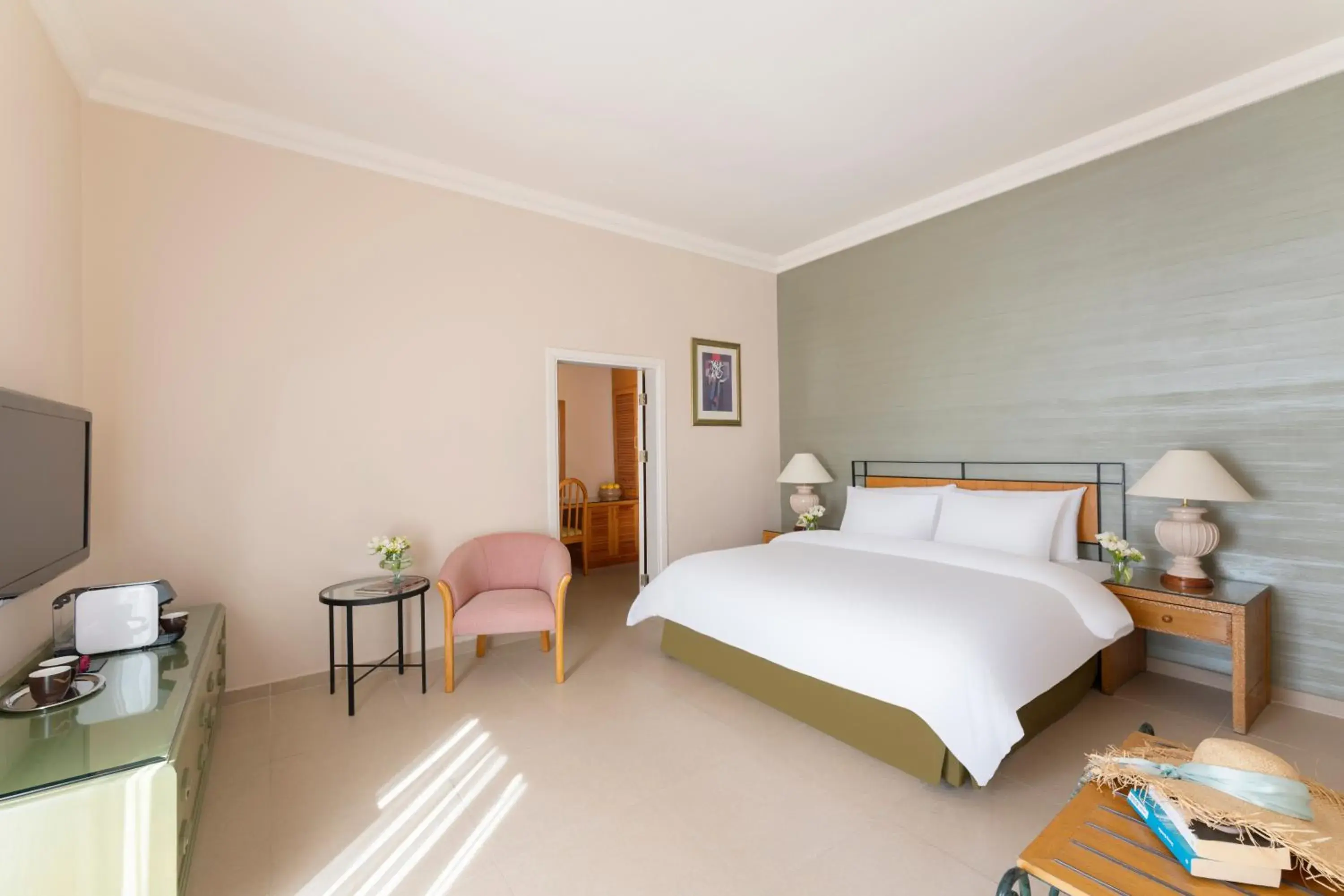 Bed in Mövenpick Nabatean Castle Hotel Bed in Mövenpick Nabatean Castle Hotel