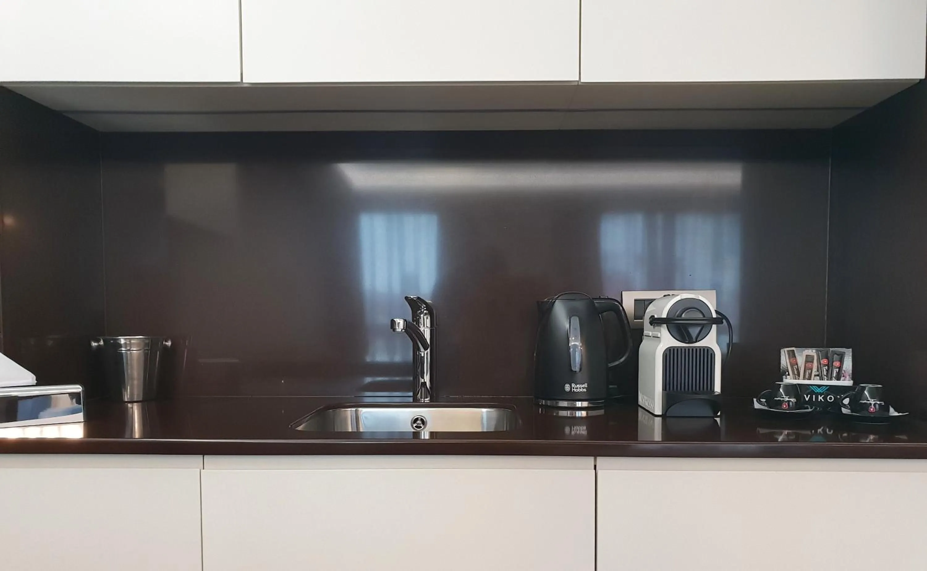 Kitchen or kitchenette in VIKO Boutique Apart Hotel