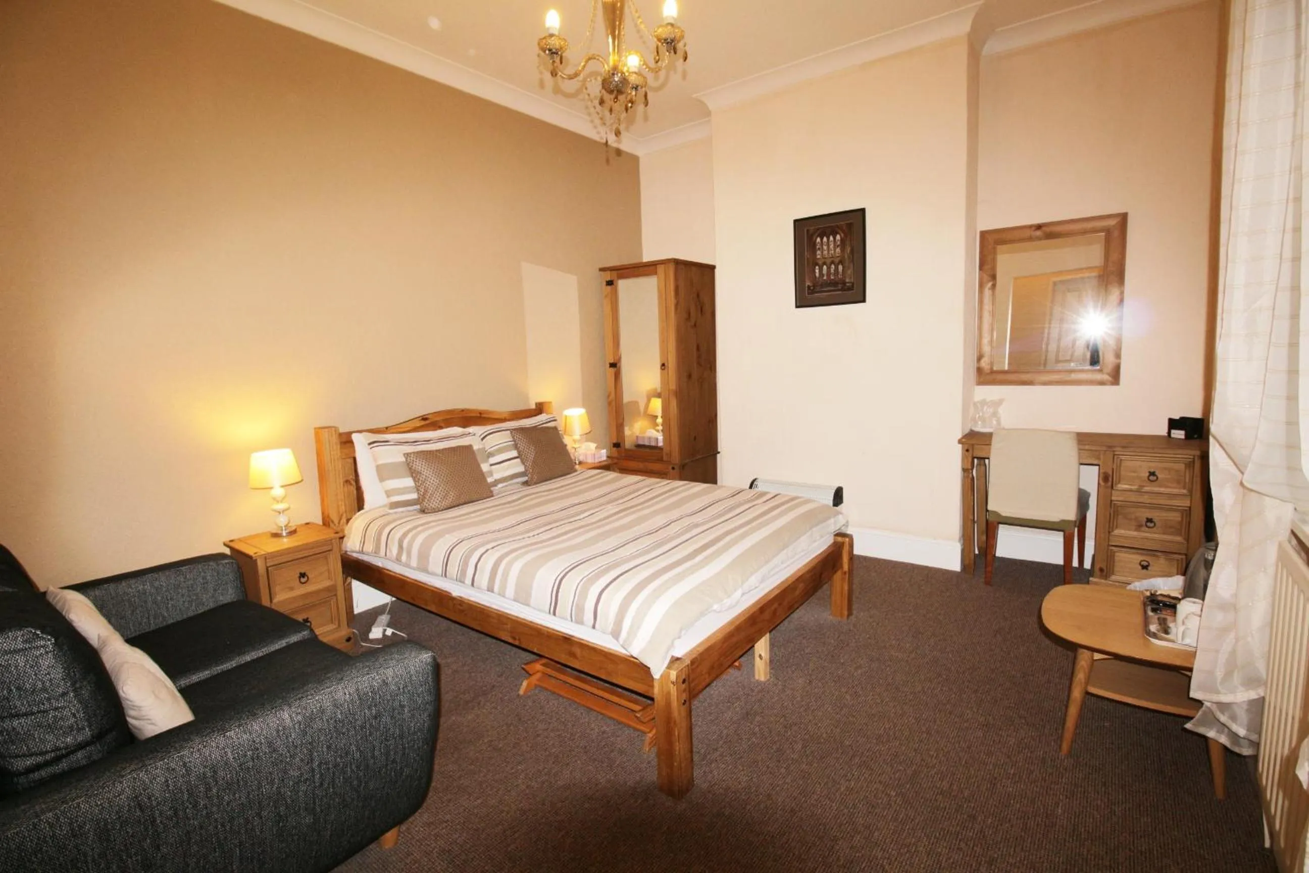 Bedroom, Bed in Tennyson