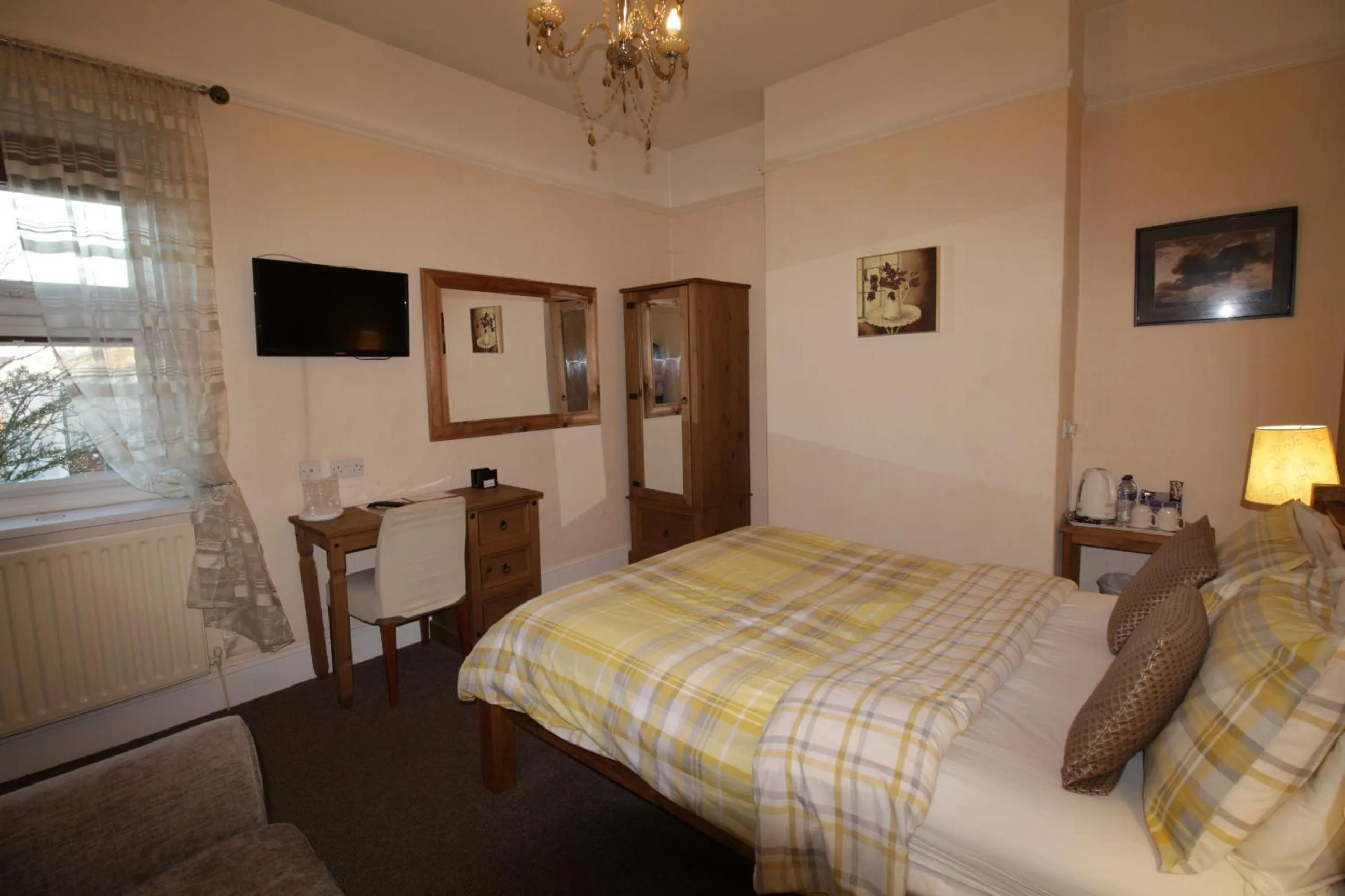 TV and multimedia, Bed in Tennyson