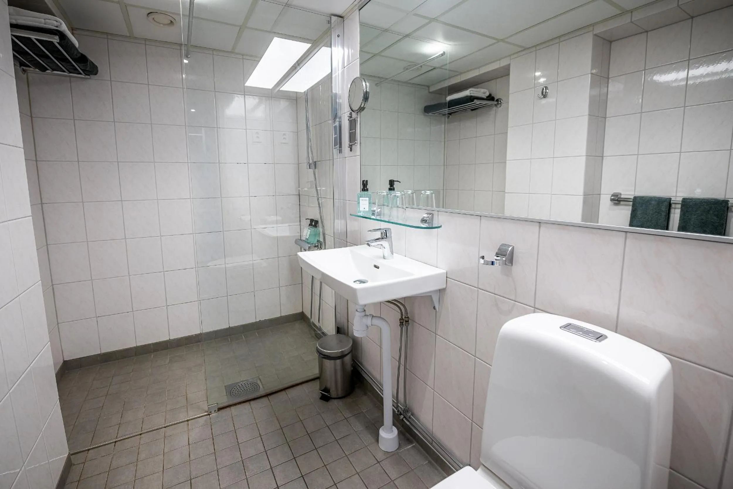 Toilet in Hotel Stensson