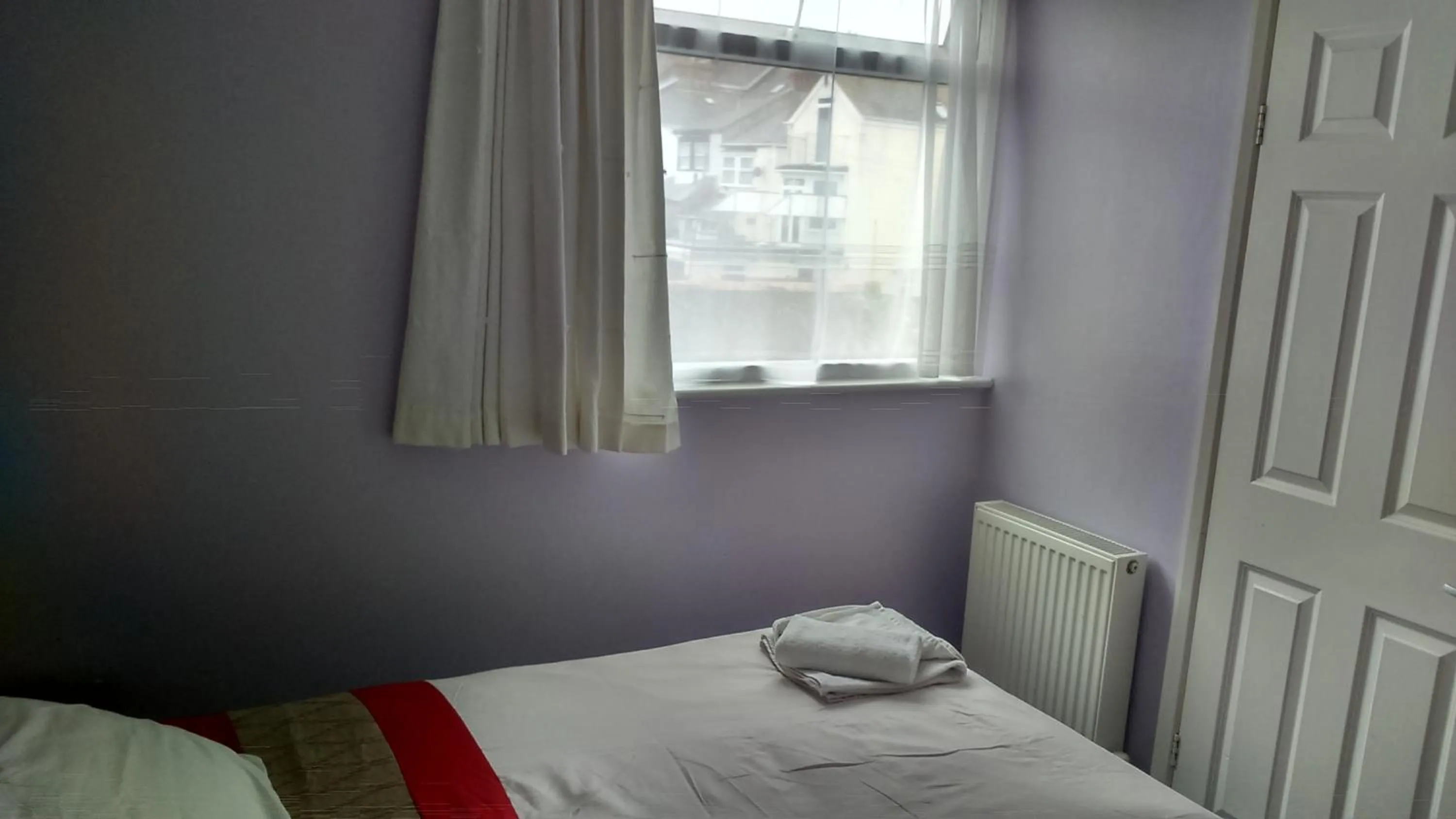 Bedroom, Bed in Smugglers Rest