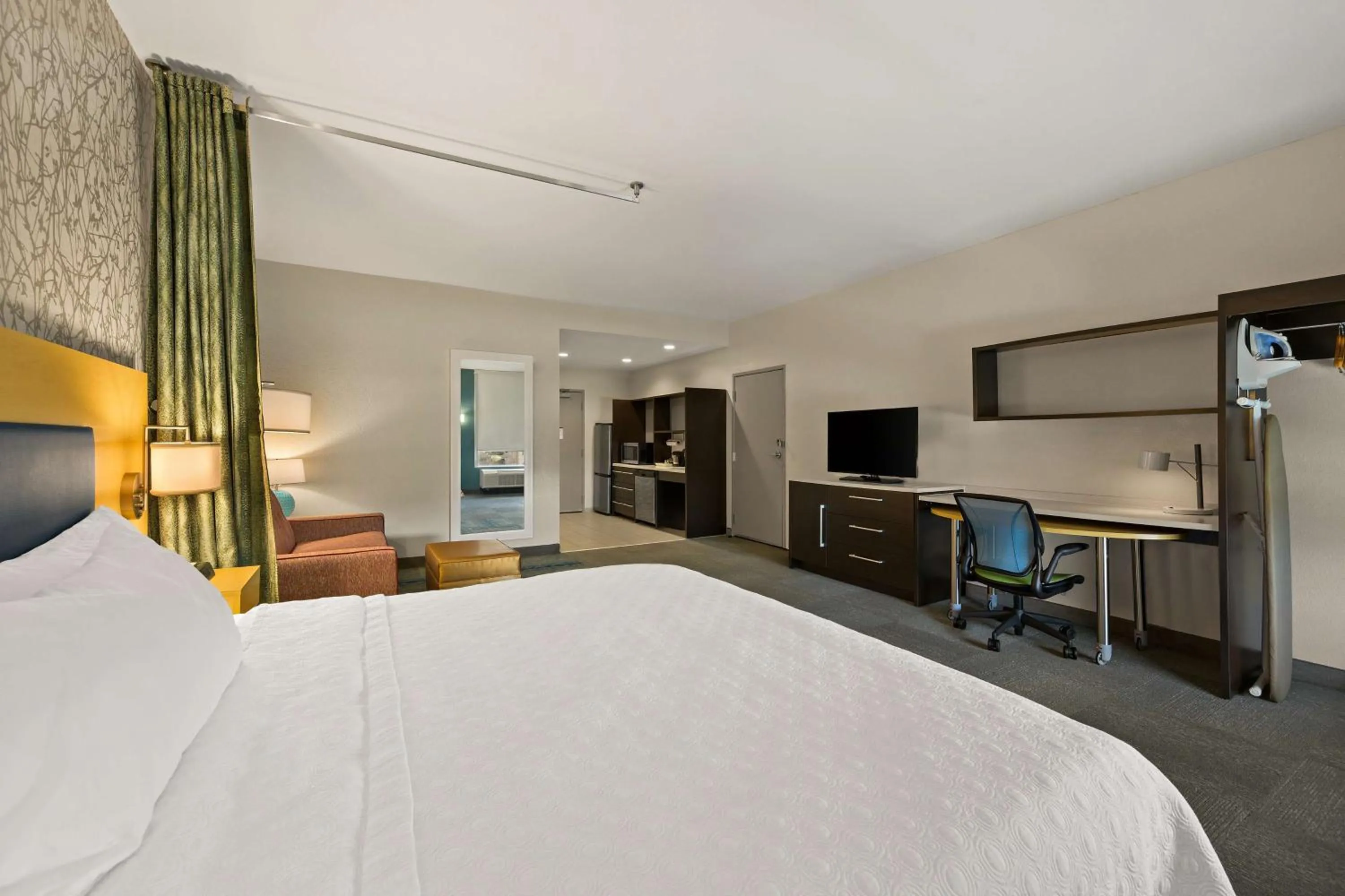 Bed in Home2 Suites By Hilton Baytown