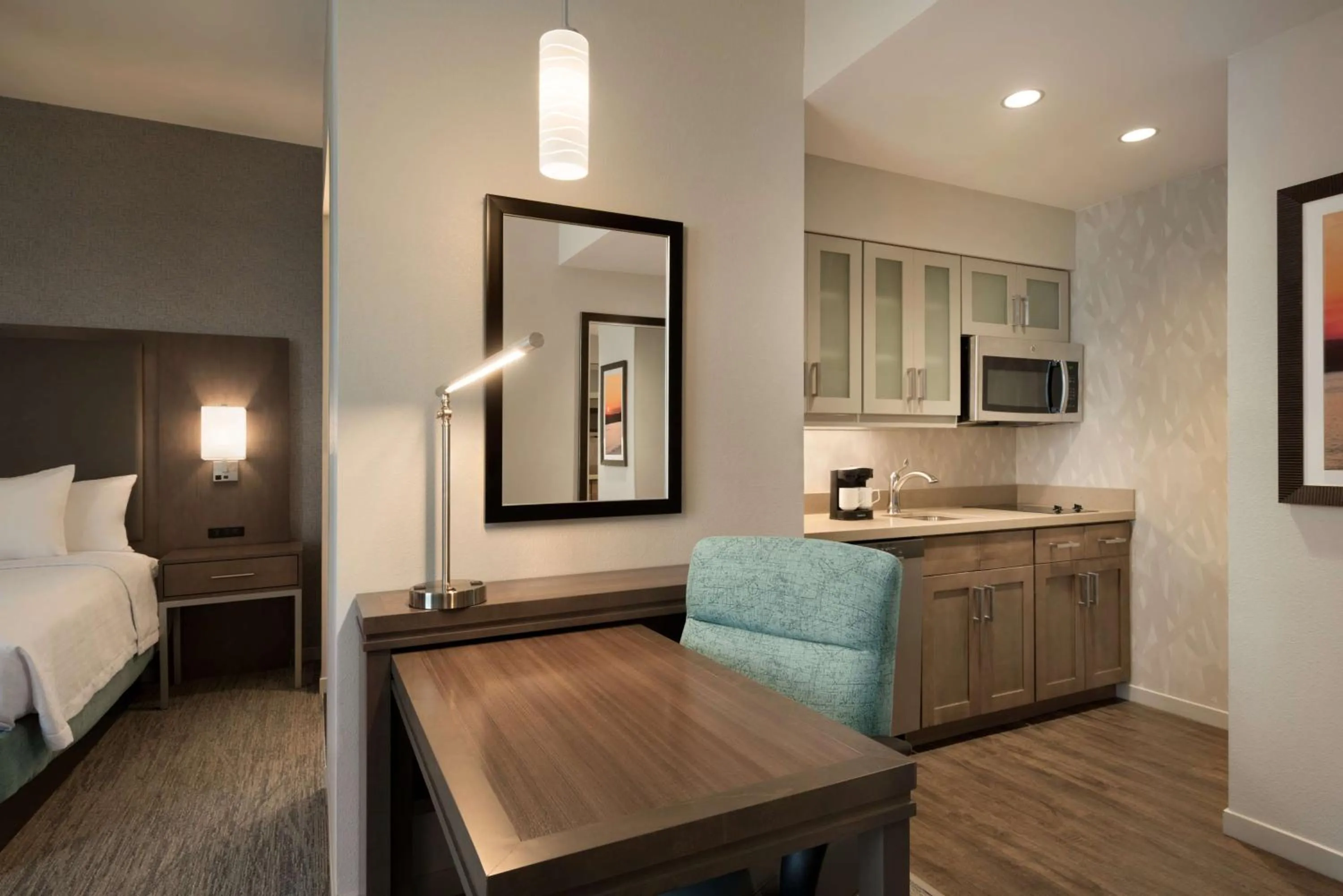 Bedroom, Bed in Homewood Suites By Hilton Memphis - Southaven