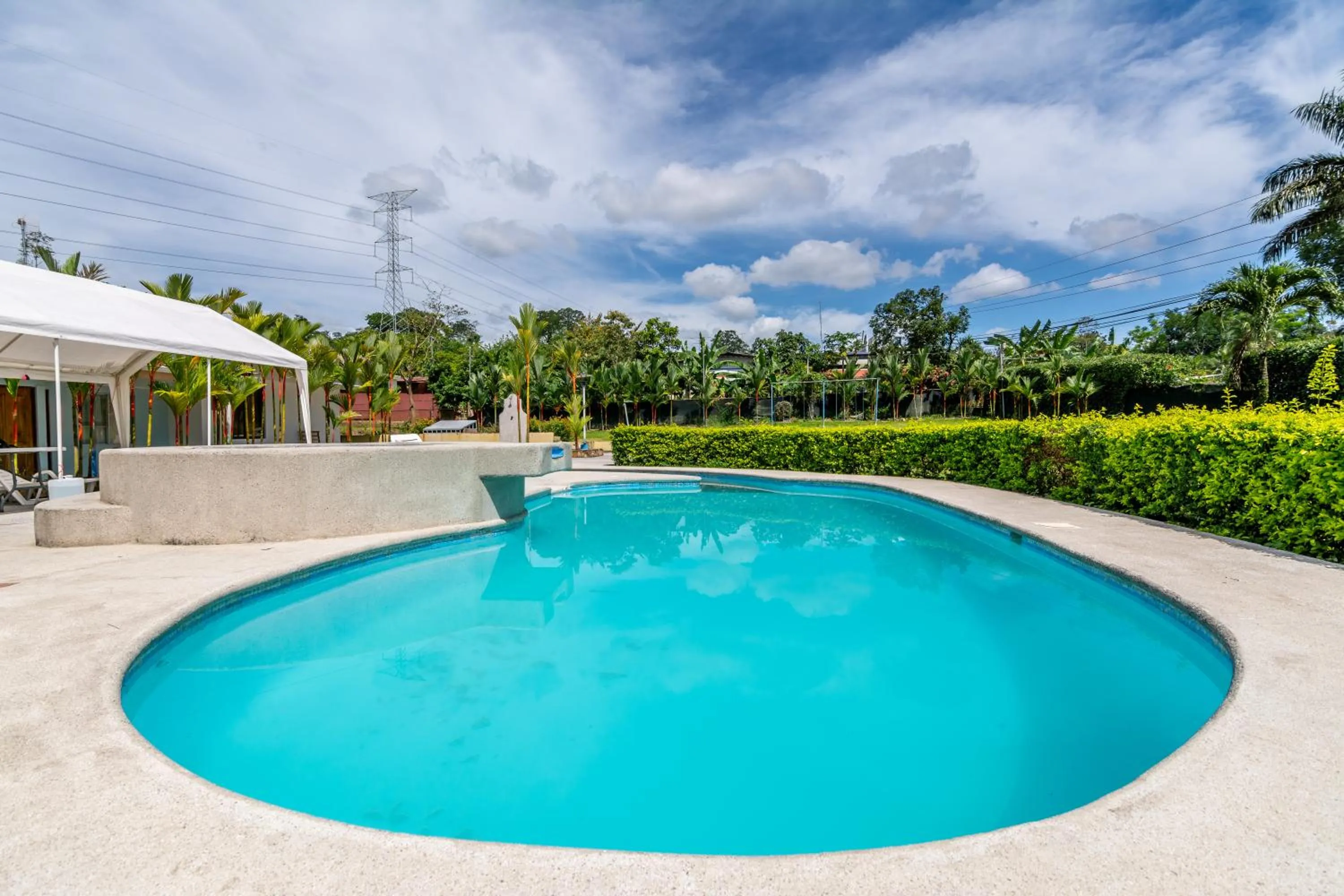 Pool view in Hotel Pacuare