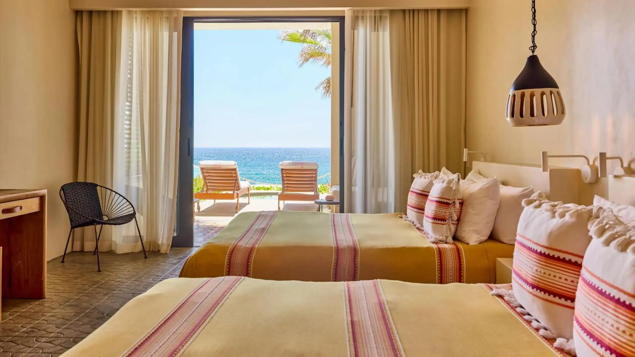 Bed in Hotel San Cristobal Adults 15+