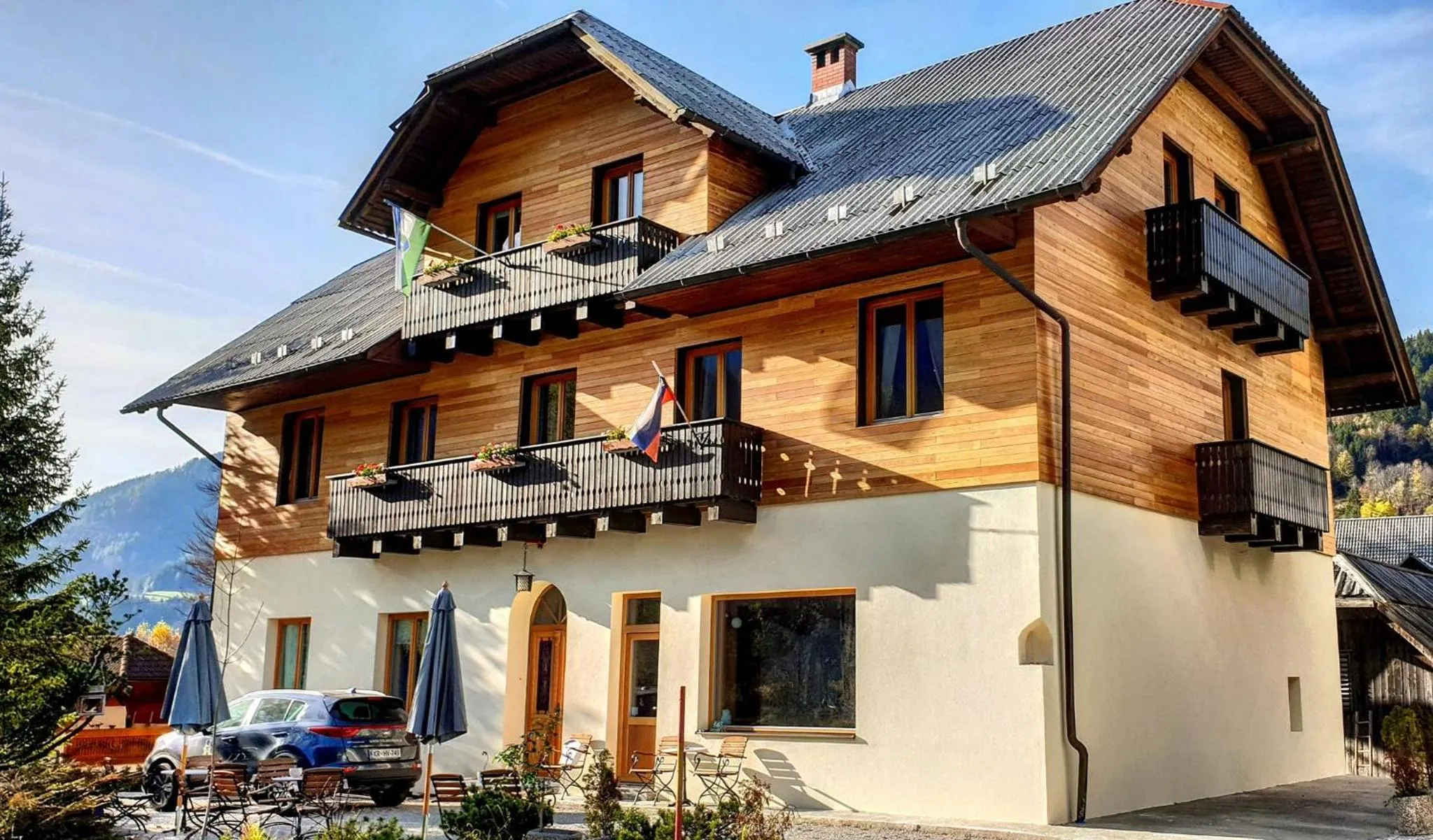 Property building in Vila Koman Jezersko