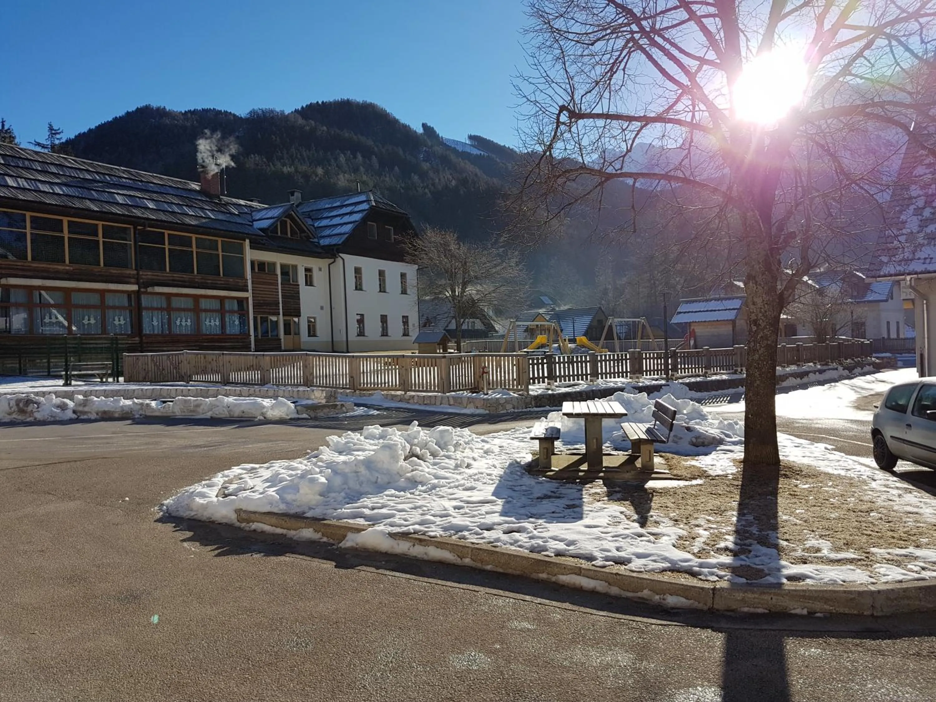 Neighbourhood in Vila Koman Jezersko