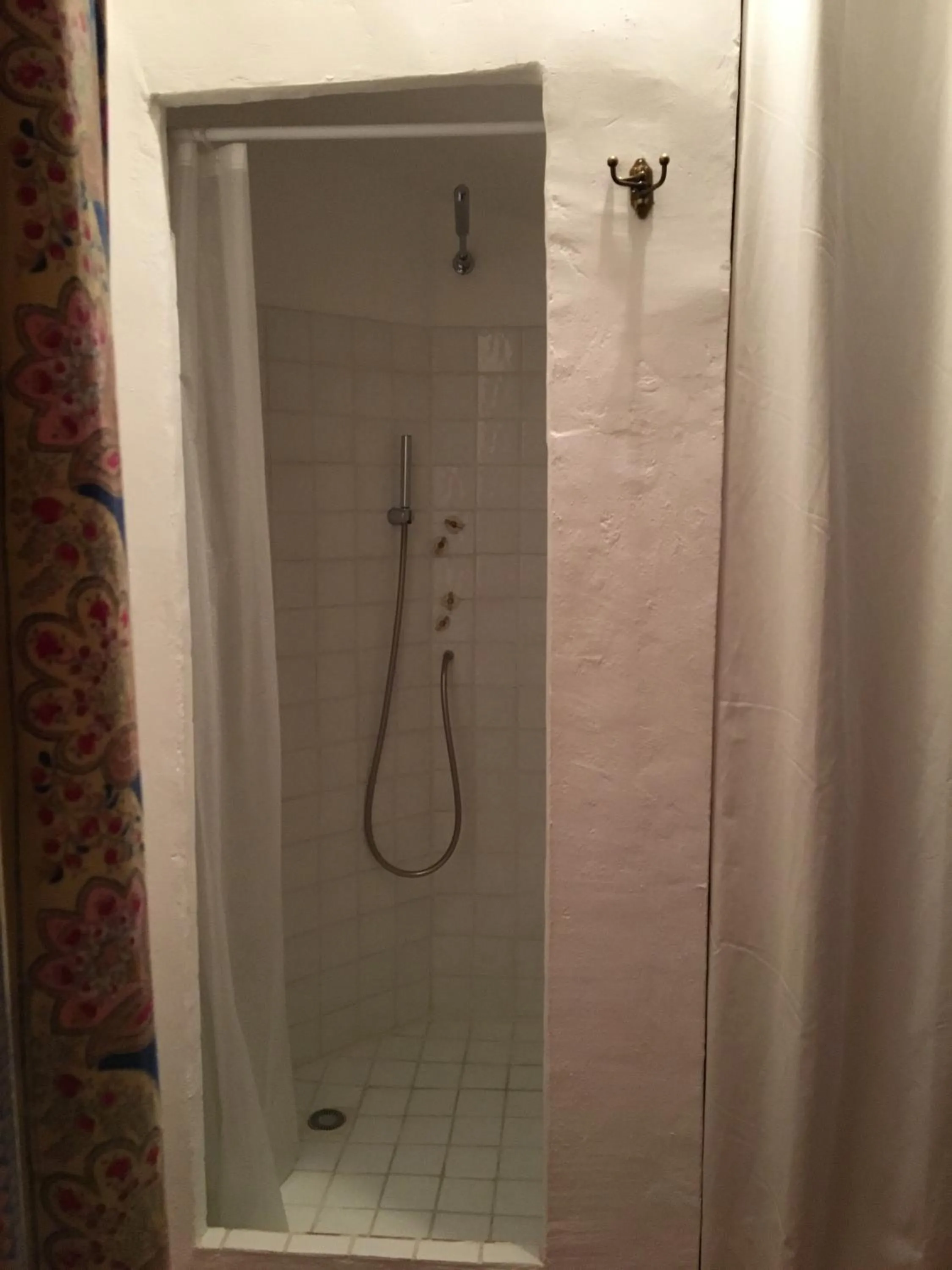 Shower in B&B Chambre de Julie Le Jardin