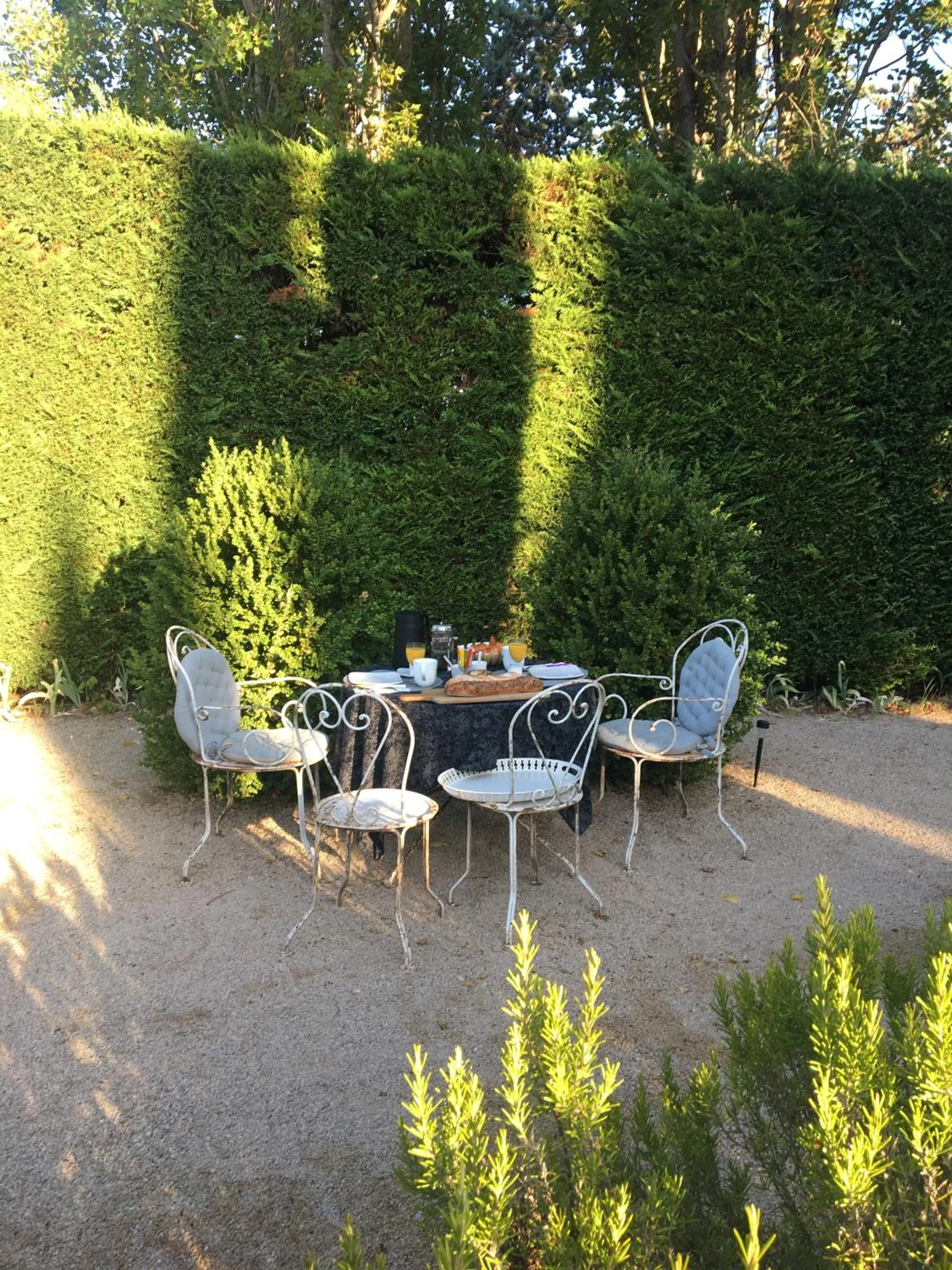 Breakfast in B&B Chambre de Julie Le Jardin