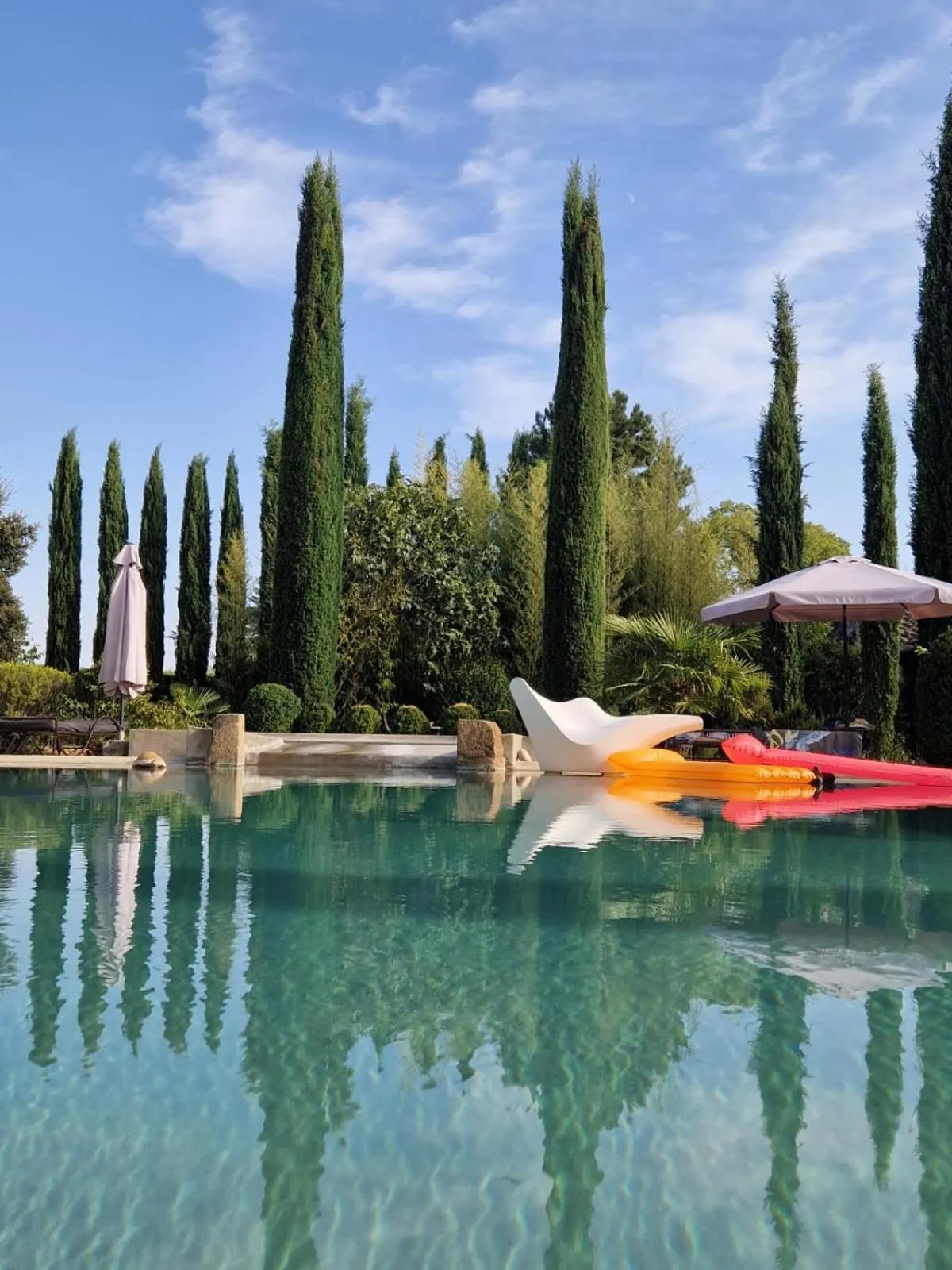Swimming pool in B&B Chambre de Julie Le Jardin