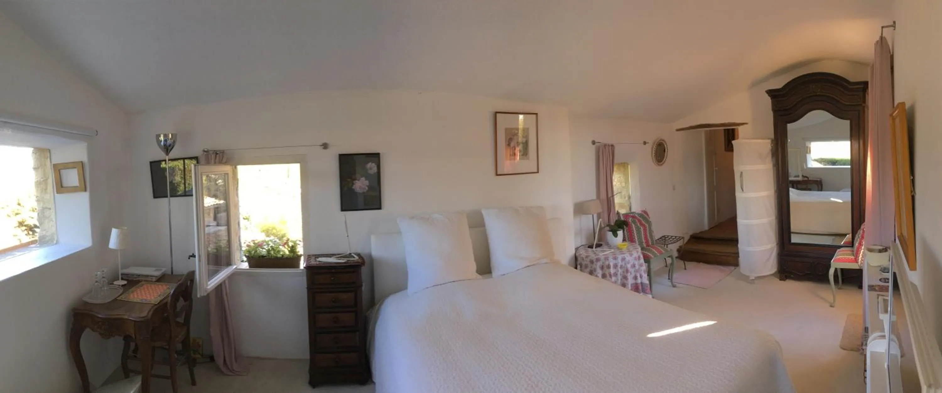 Seating area, Bed in B&B Chambre de Julie Le Jardin