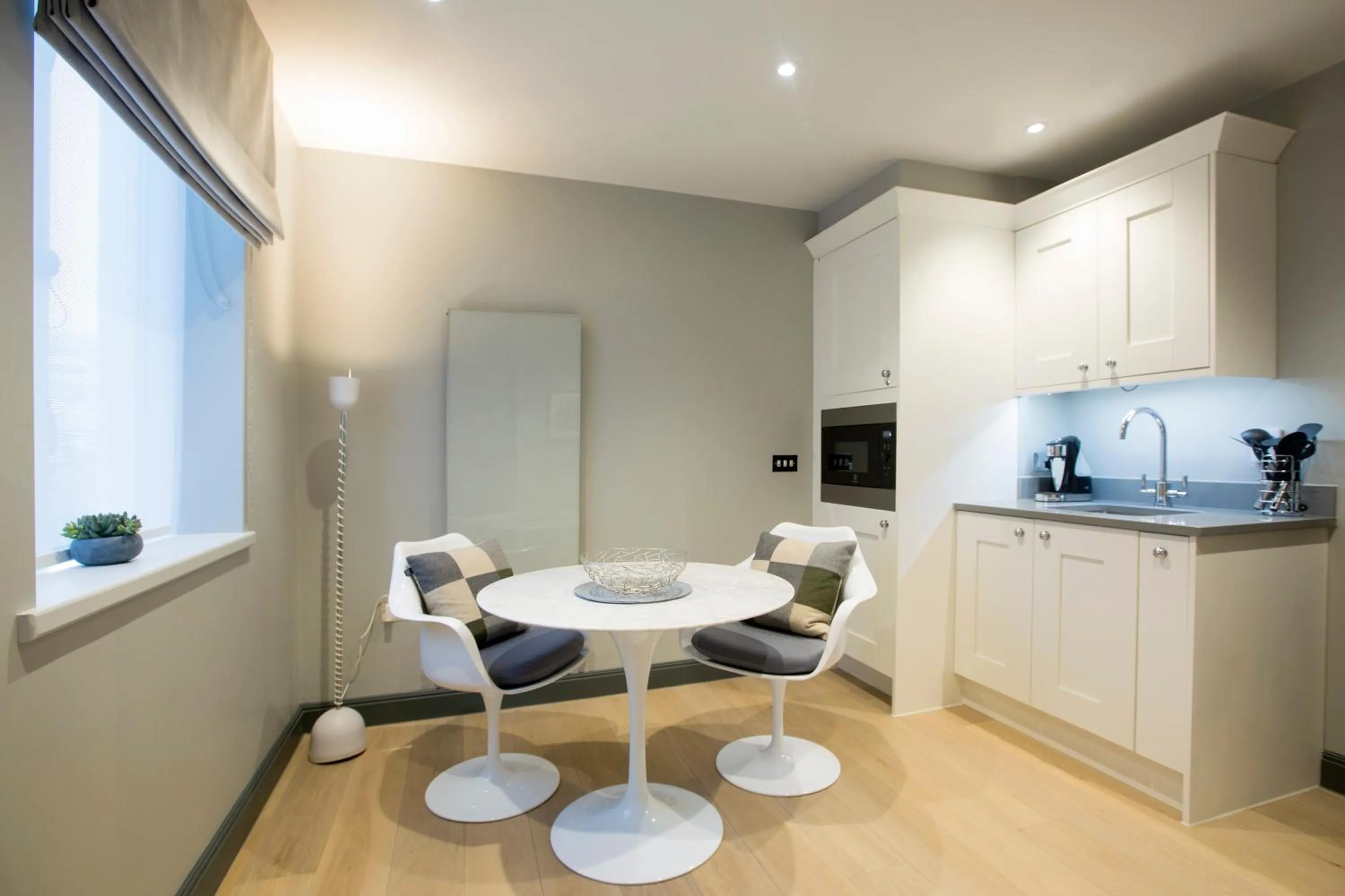 Coffee/tea facilities in No.8 Waterloo Street