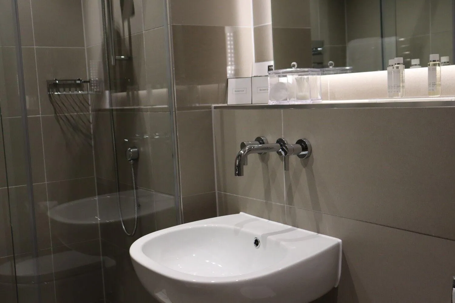 Shower in No.8 Waterloo Street