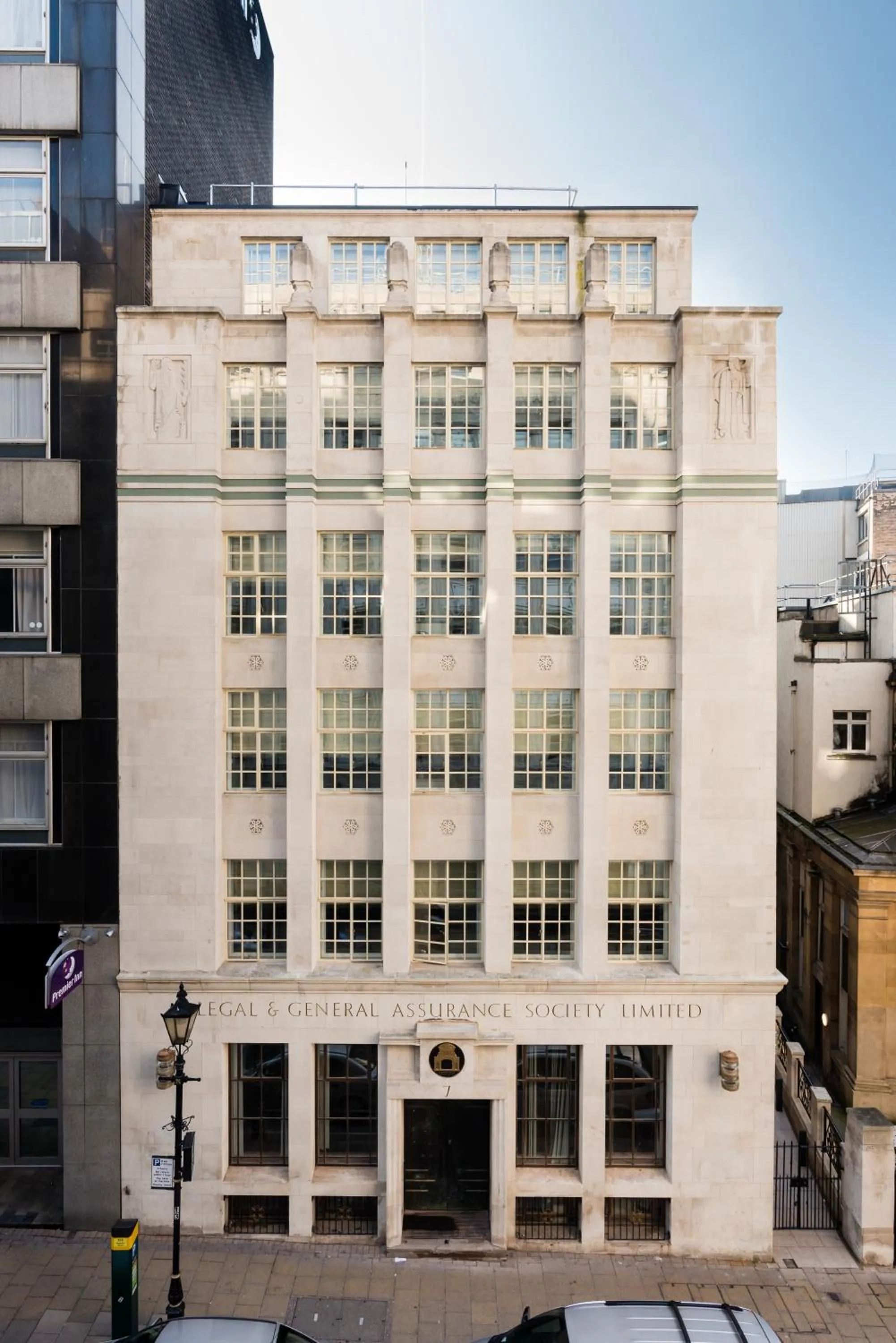 Property building in No.8 Waterloo Street
