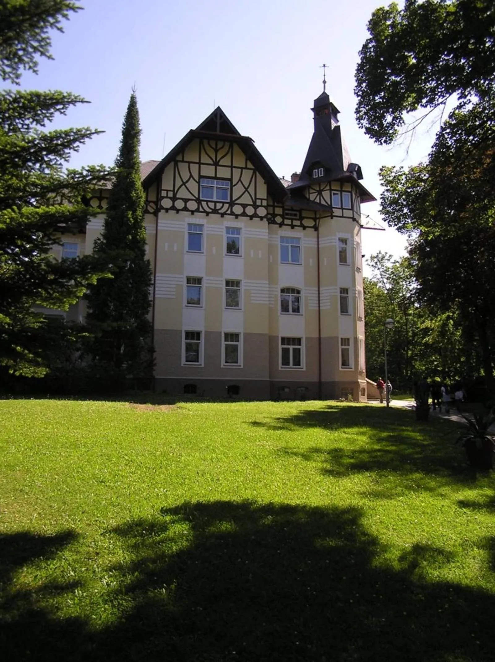 Property building in Villa Grohmann