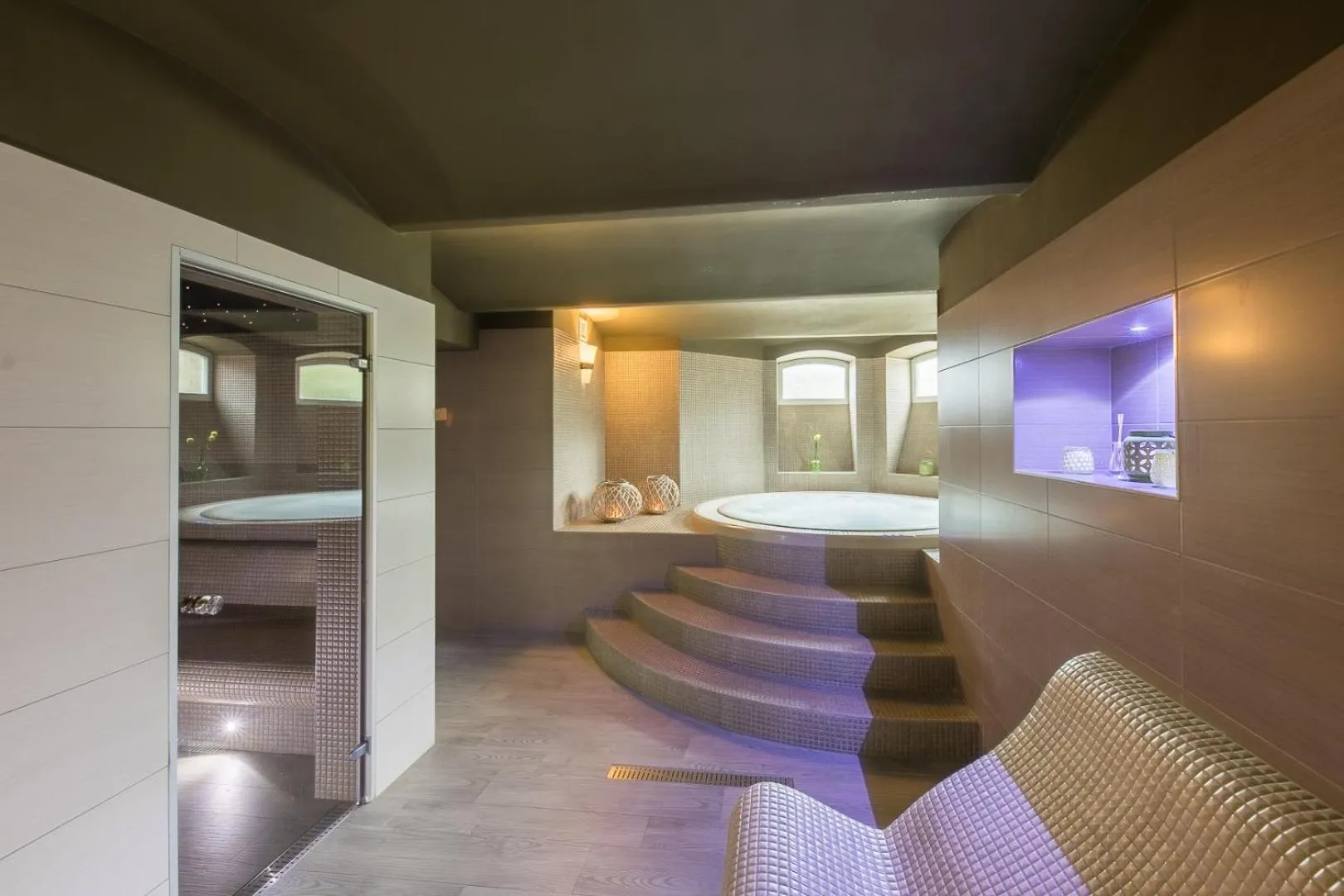 Hot Tub in Villa Grohmann