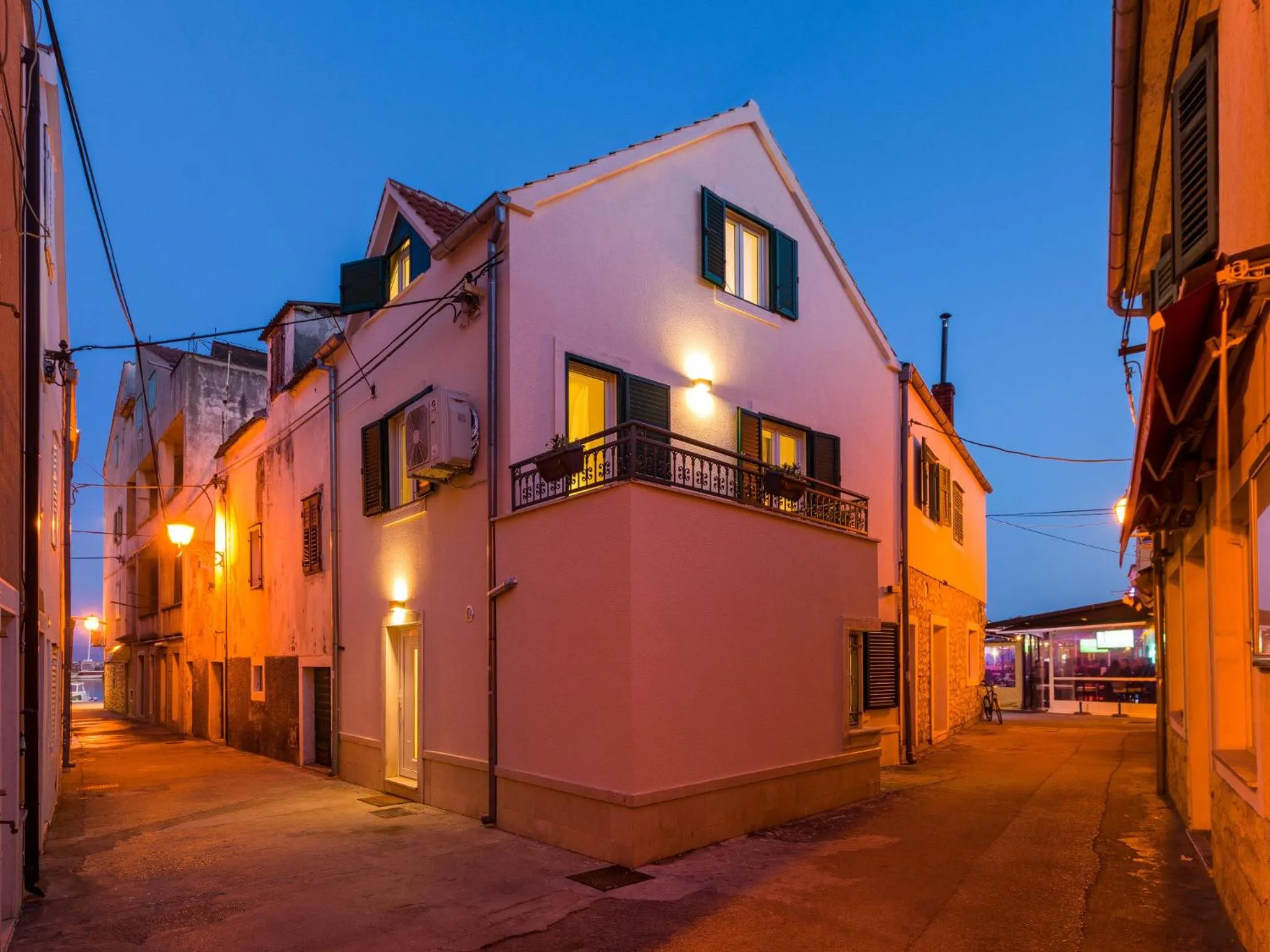 Facade/entrance in Navis Luxury Apartments