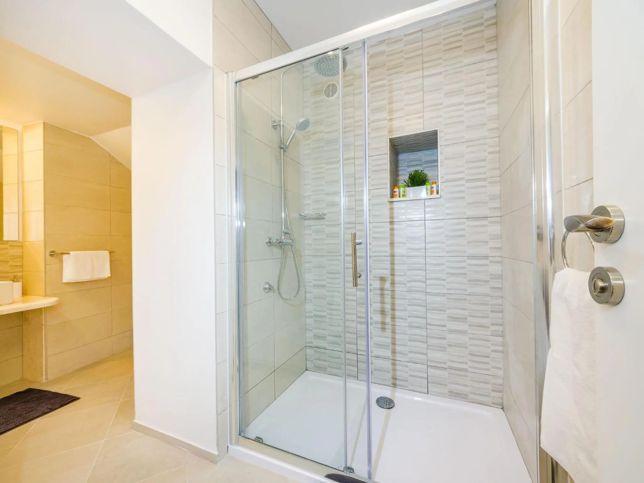 Shower in Navis Luxury Apartments