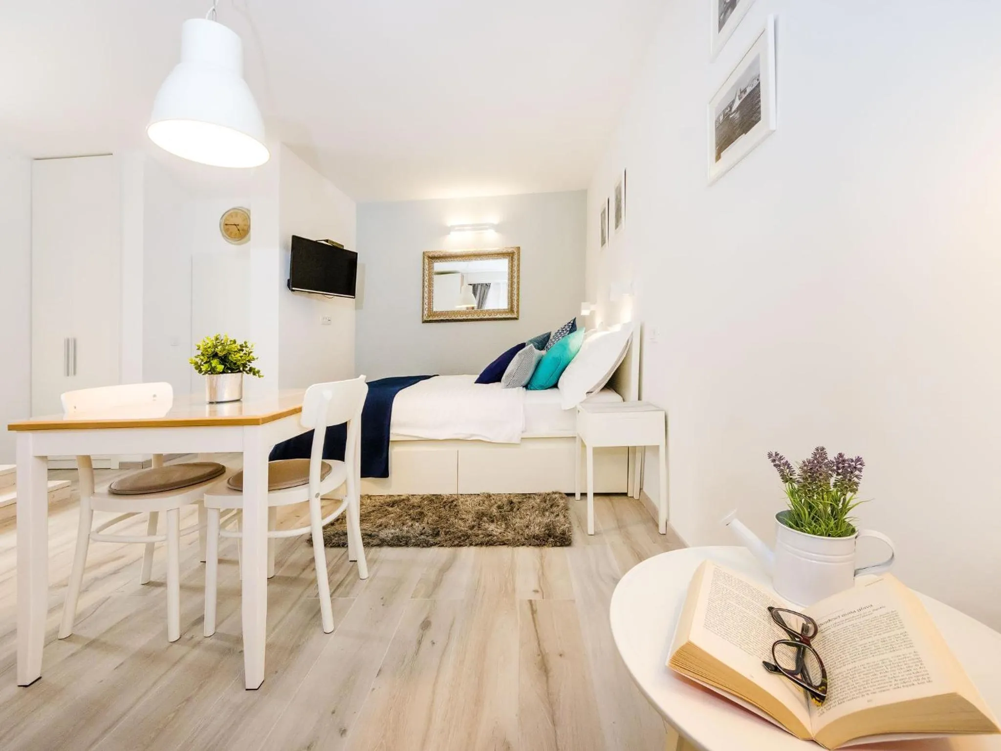 Bed in Navis Luxury Apartments